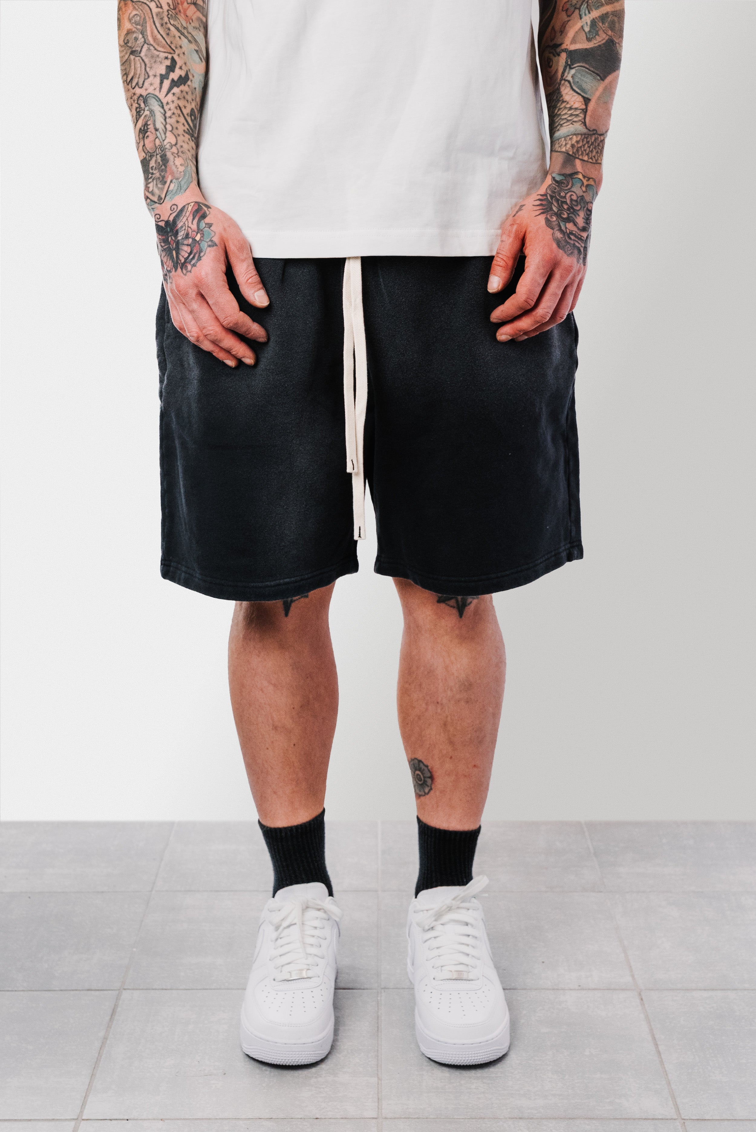 THE ACID WASH SPRAY SHORTS BLACK - Shoebuya Design