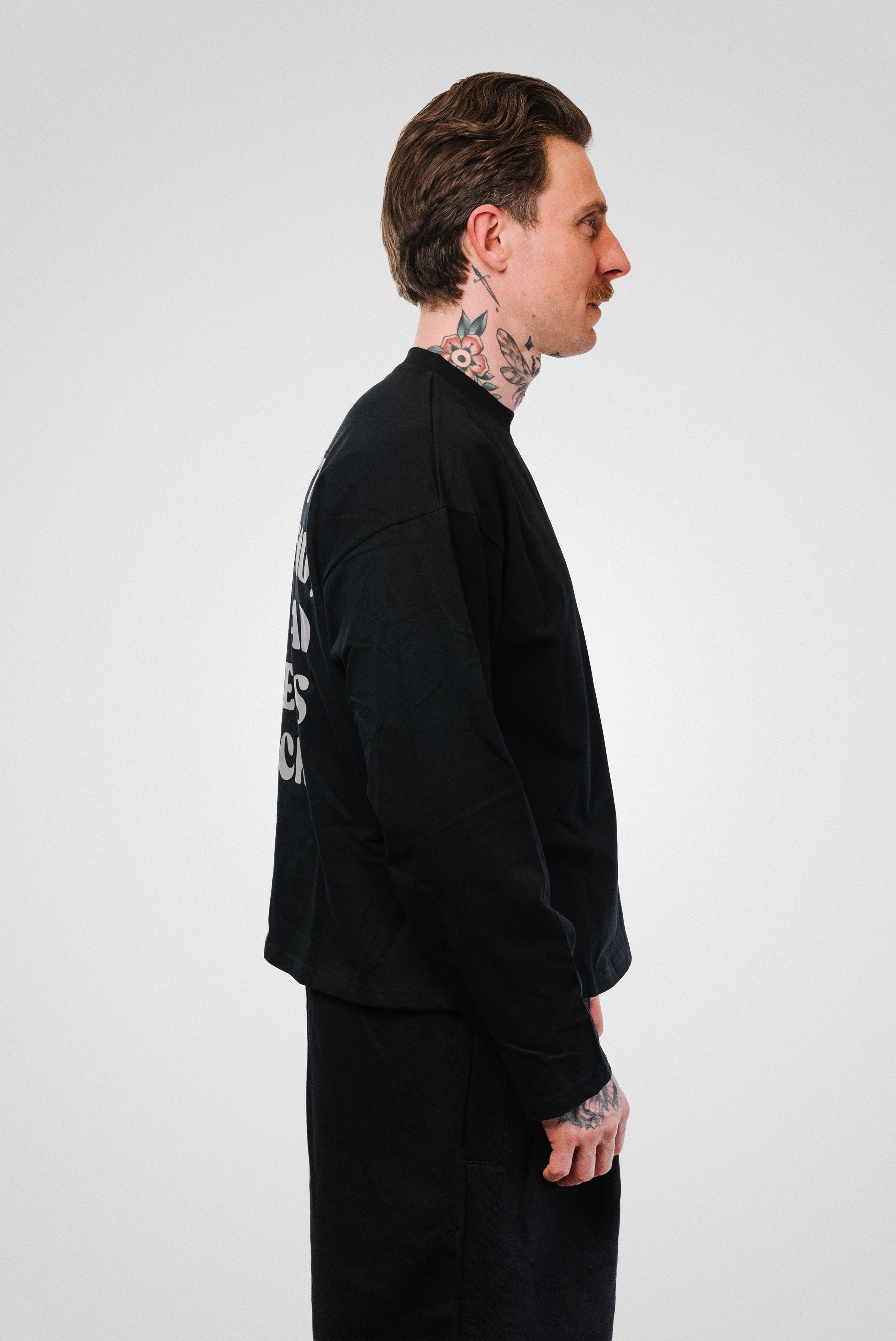 GHOST BLACK BOXY LONGSLEEVE - TheDoubleE