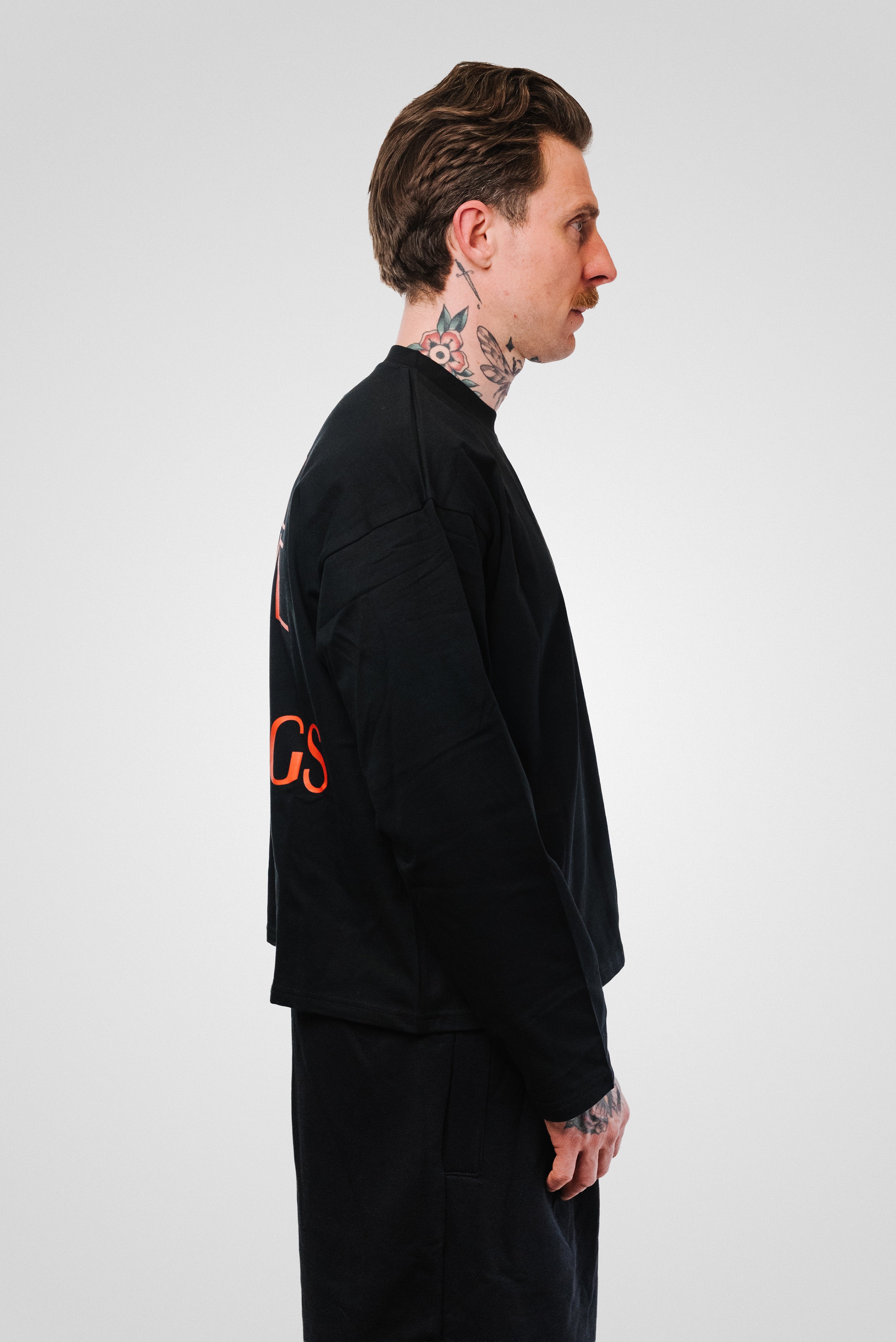 RED FLAGS BLACK BOXY LONGSLEEVE - TheDoubleE
