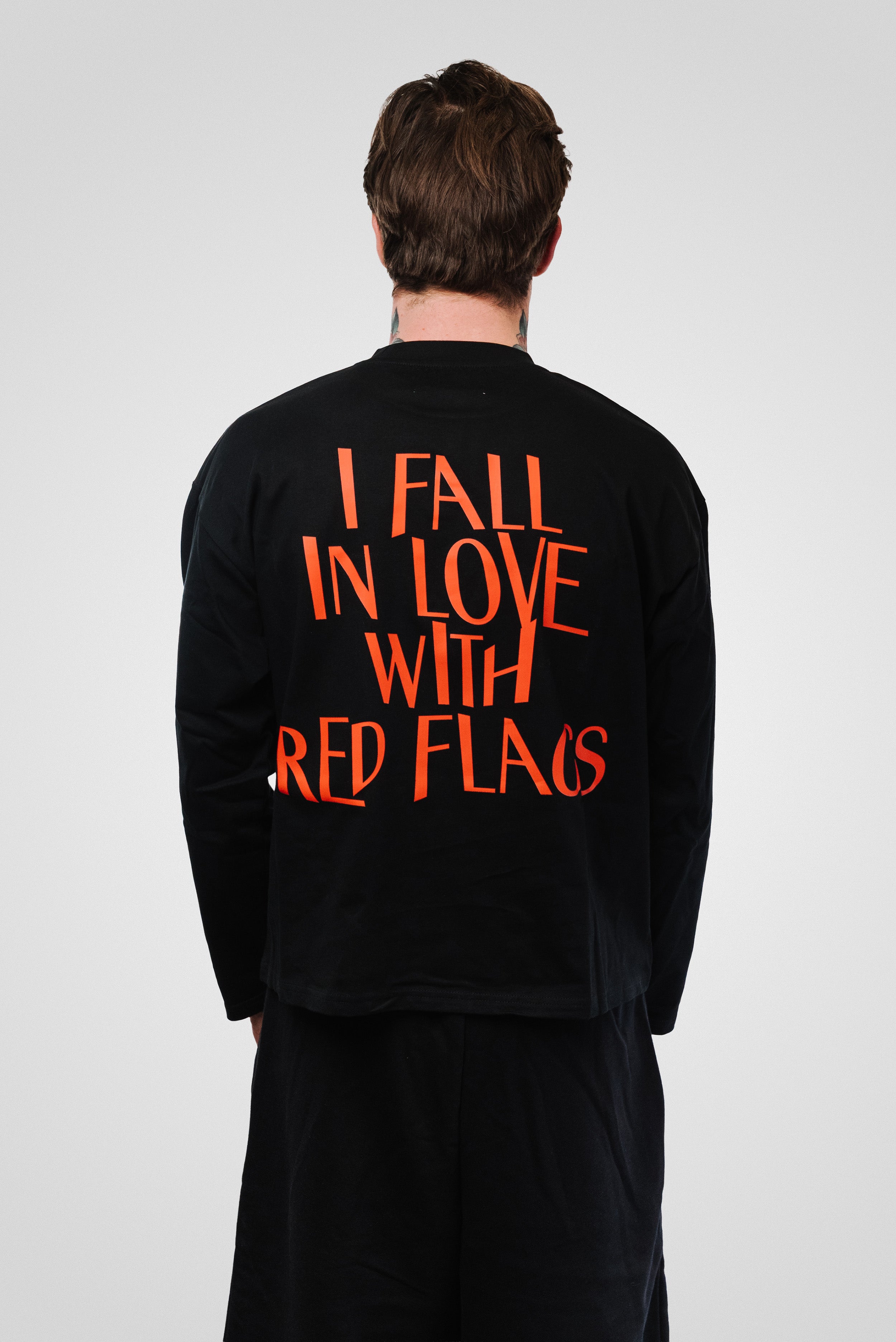 RED FLAGS BLACK BOXY LONGSLEEVE - TheDoubleE