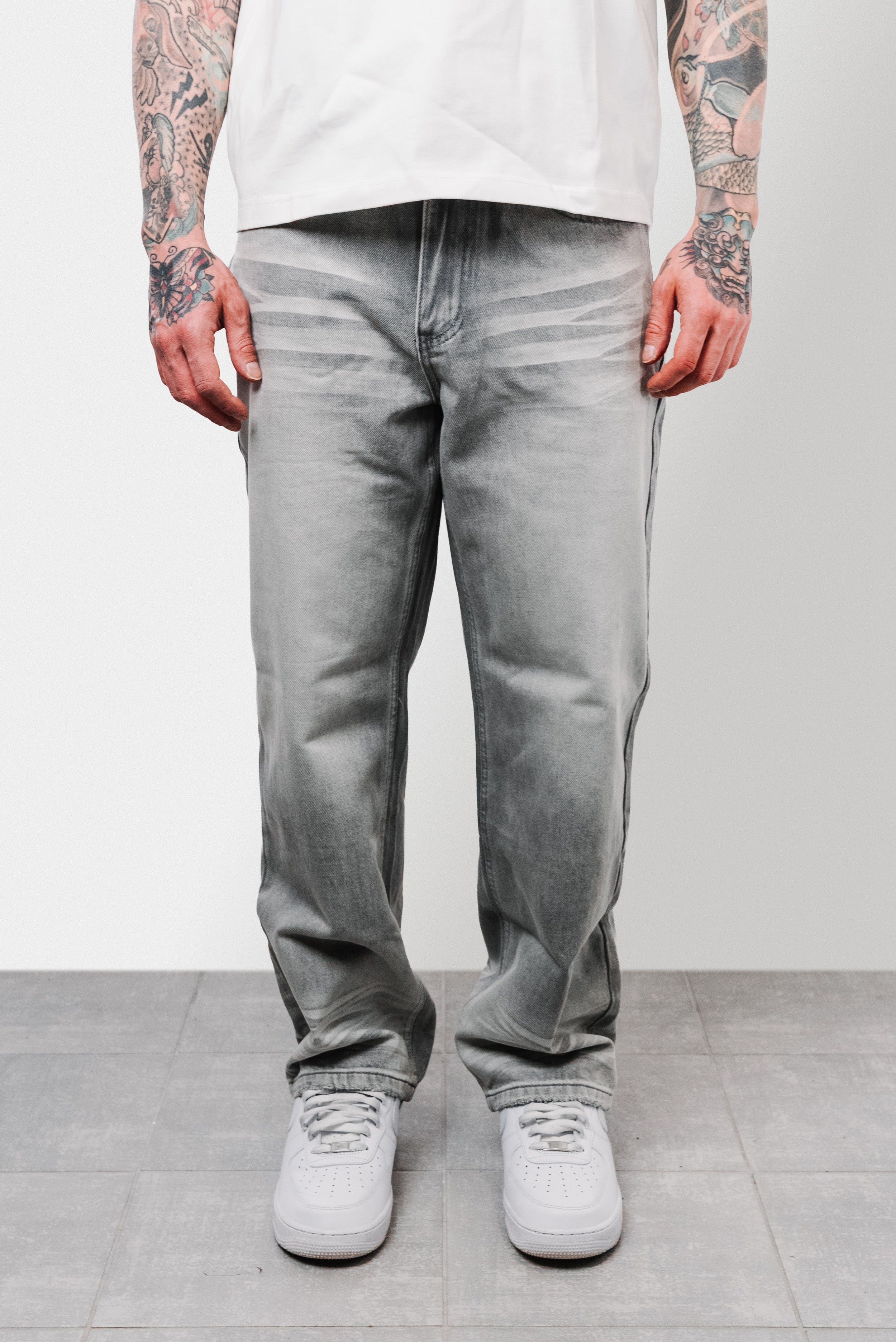 GREY WASHED BASIC JEANS - Shoebuya Design