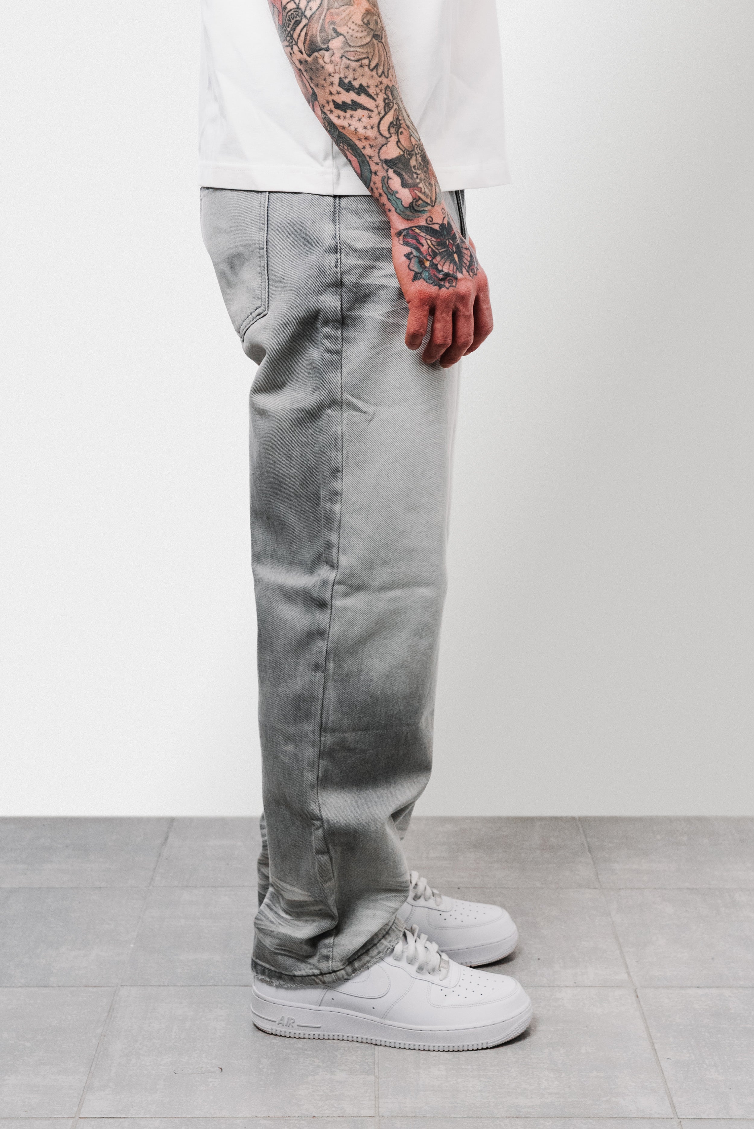 GREY WASHED BASIC JEANS - Shoebuya Design