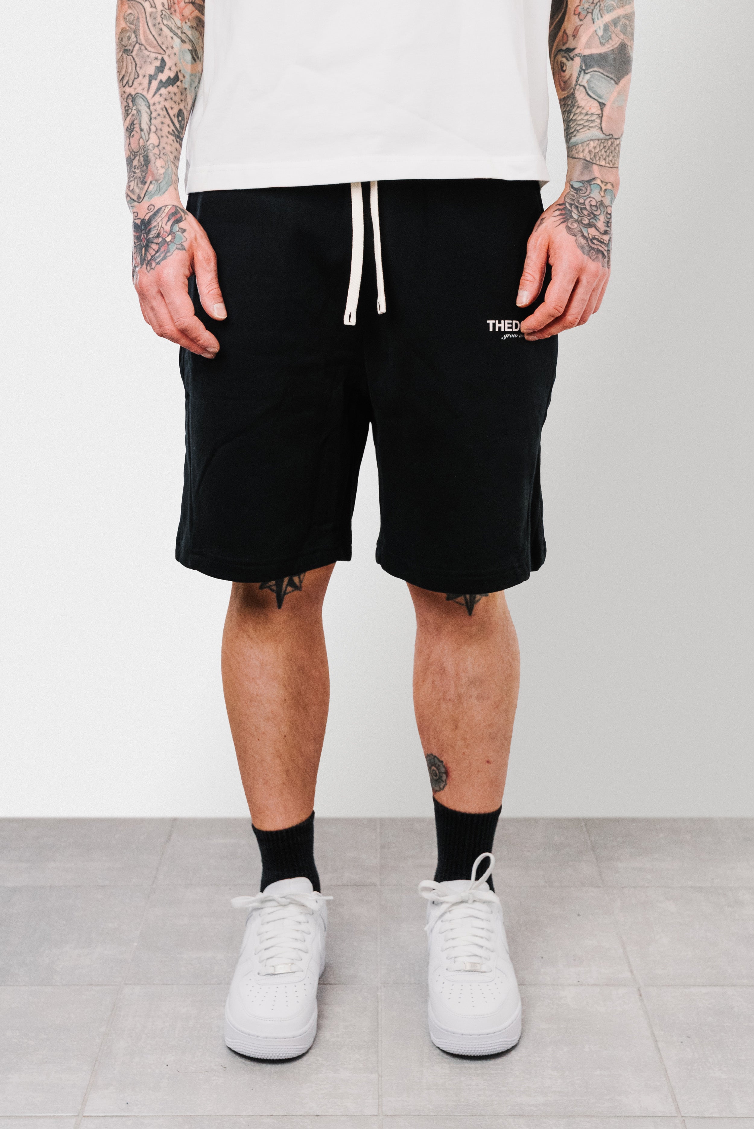LOGO BLACK SHORTS - TheDoubleE