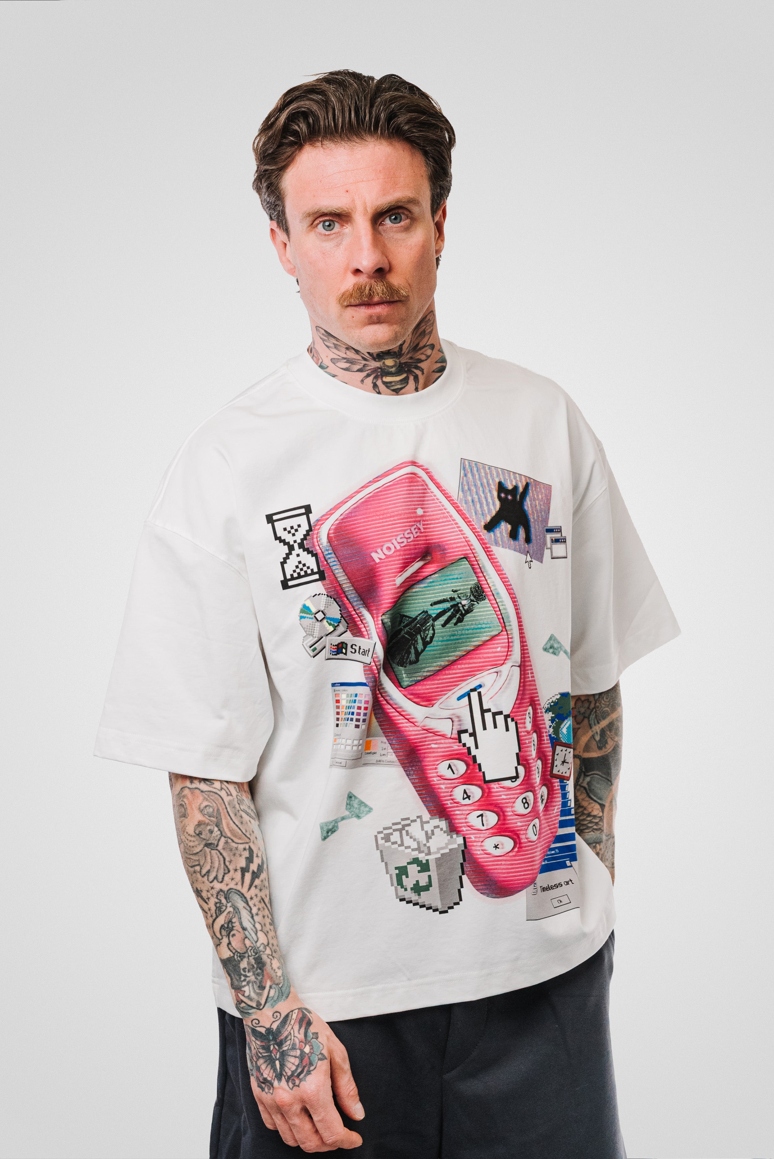 TRAP PHONE WHITE BOXY TEE - Noissey Brand
