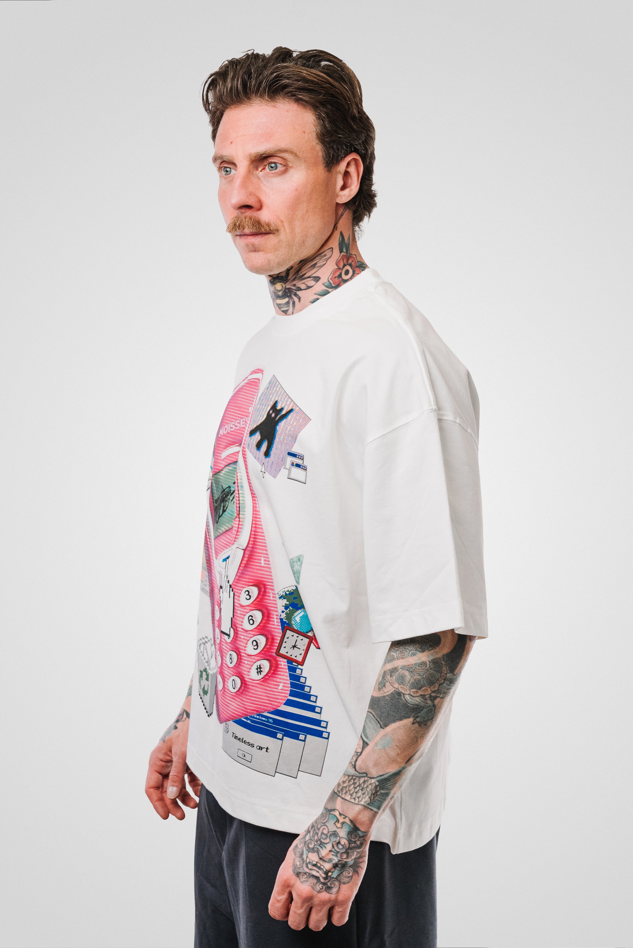 TRAP PHONE WHITE BOXY TEE - Noissey Brand