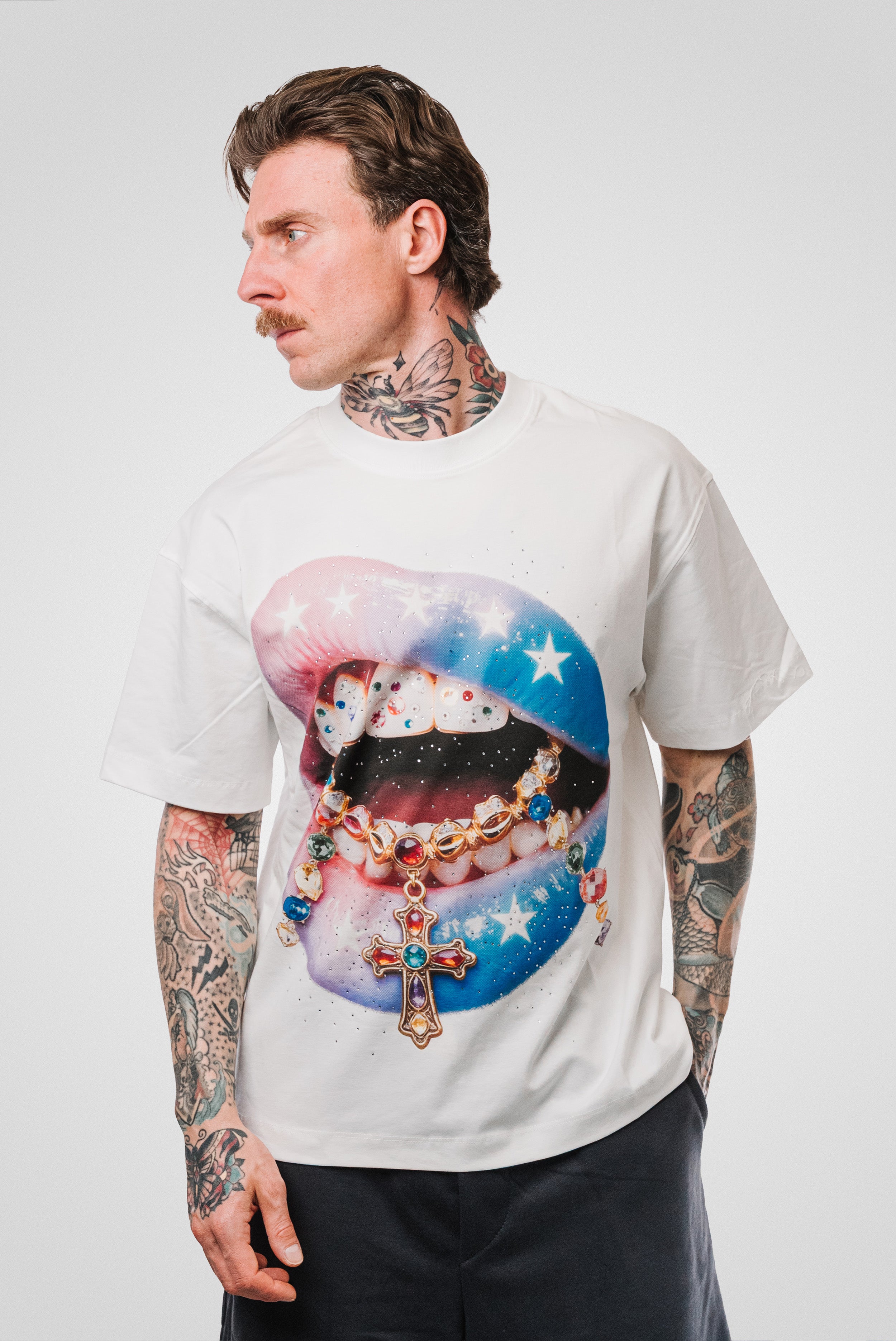 GLITTER MOUTH BADDIE WHITE BOXY TEE - Noissey Brand