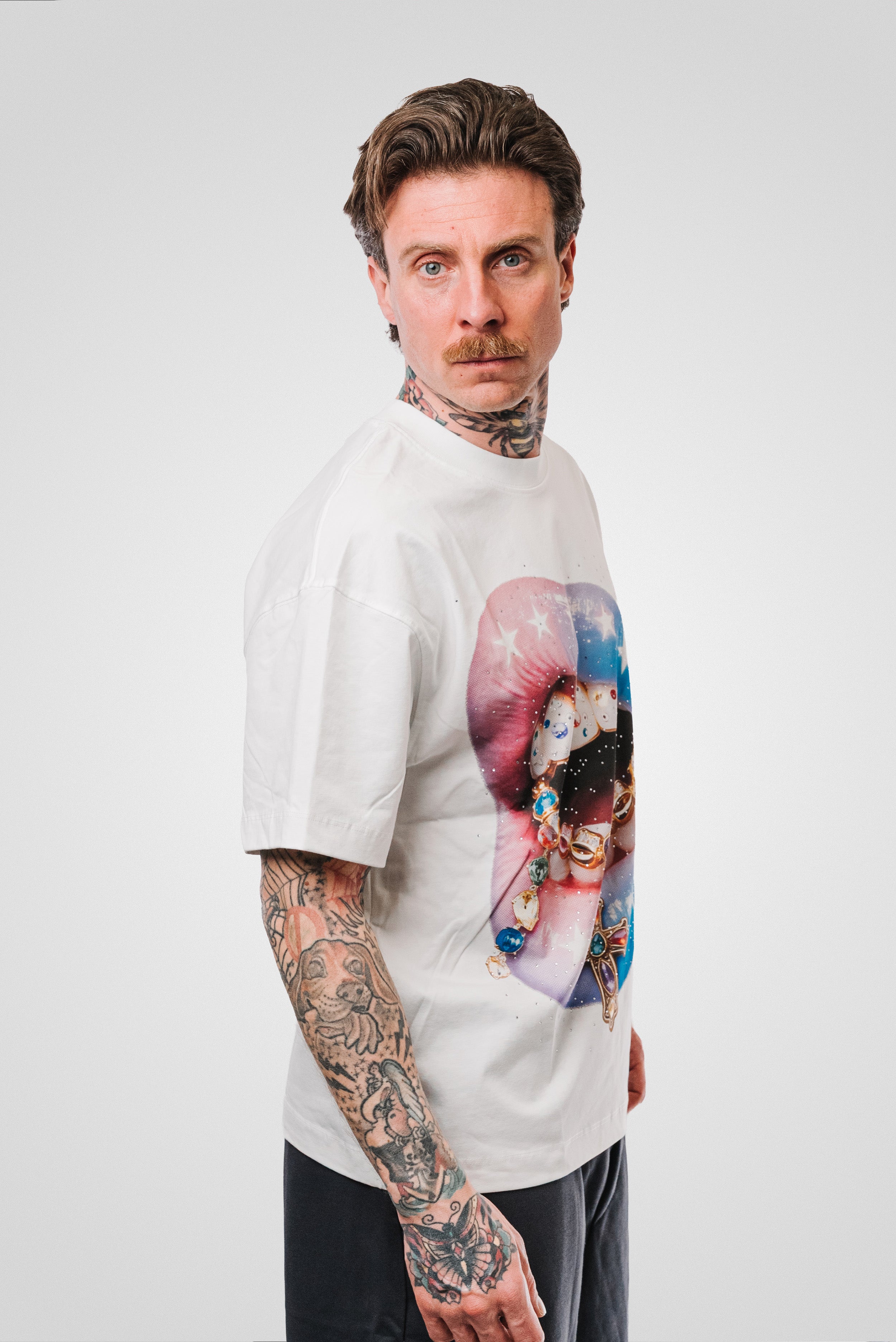 GLITTER MOUTH BADDIE WHITE BOXY TEE - Noissey Brand