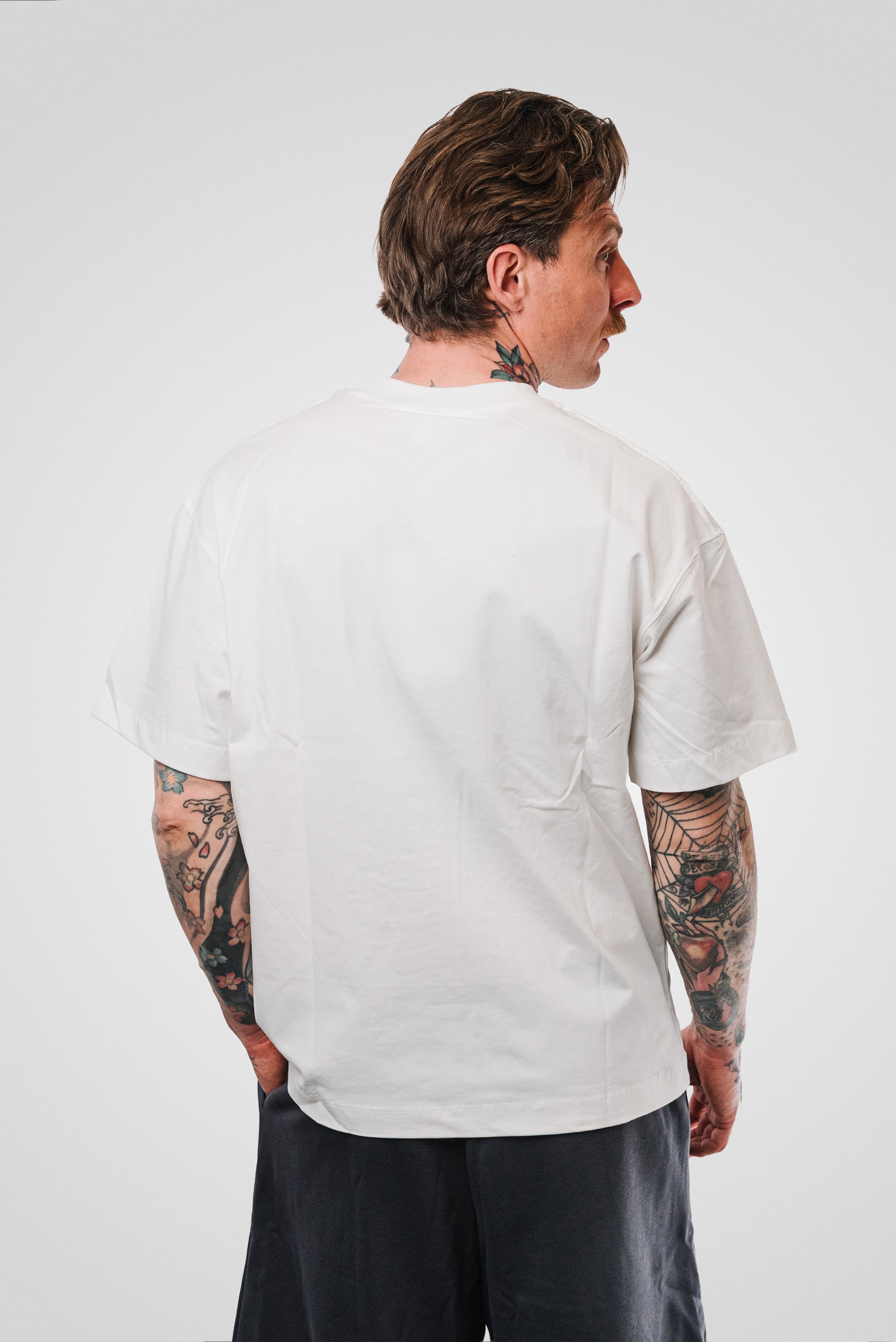 GLITTER MOUTH BADDIE WHITE BOXY TEE - Noissey Brand