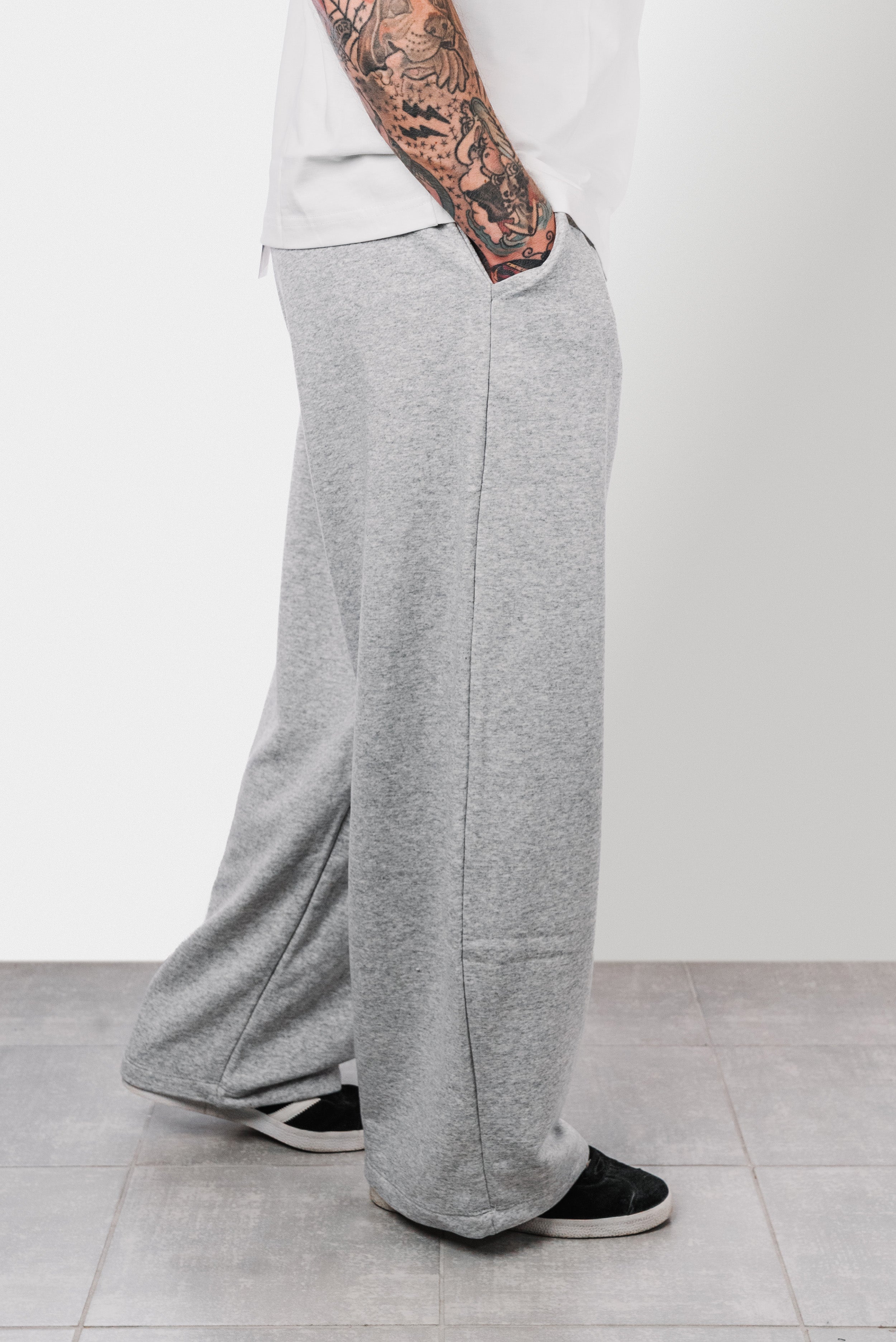 SUMMER SUPER BAGGY TRACKPANTS LIGHT GREY