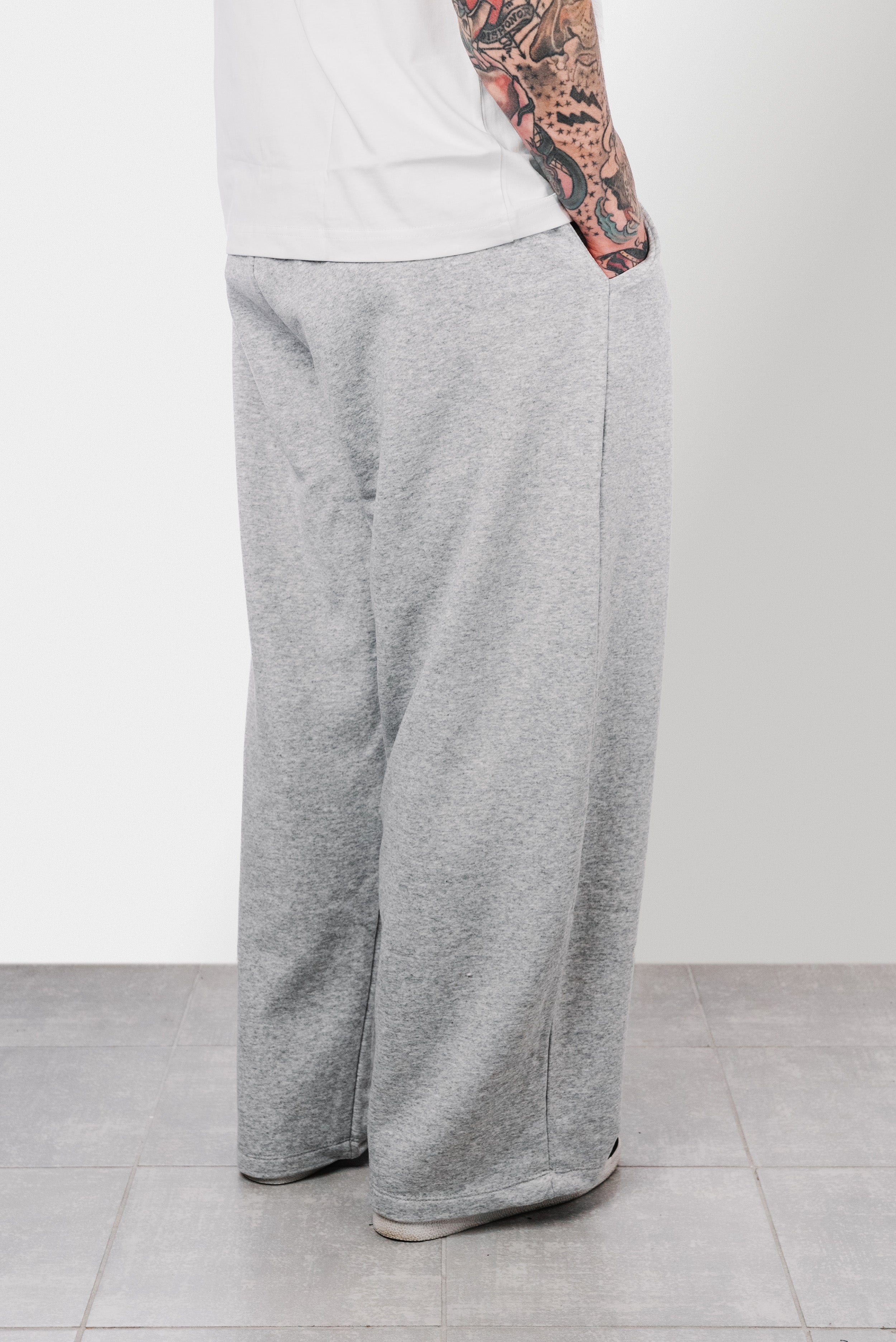 SUMMER SUPER BAGGY TRACKPANTS LIGHT GREY