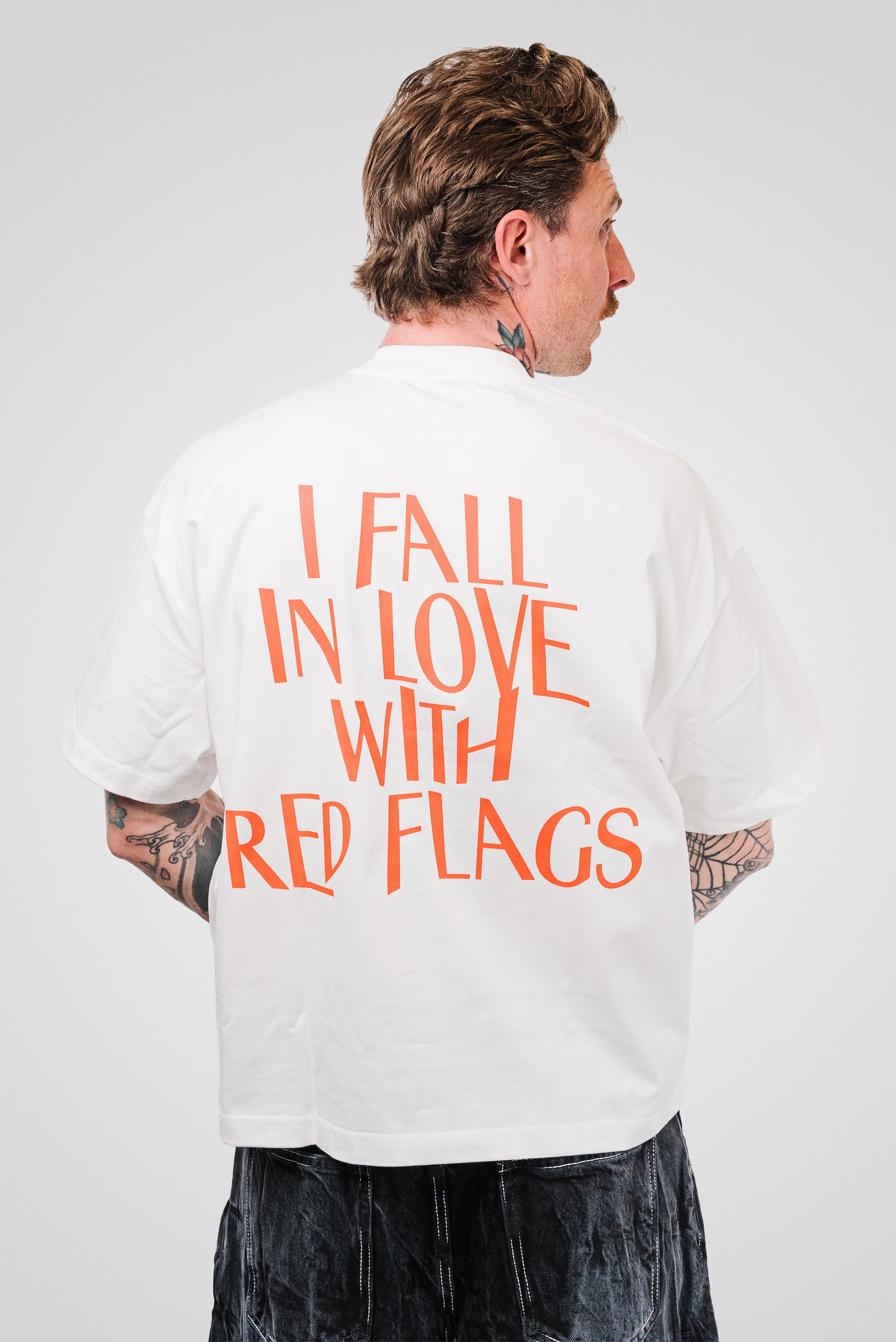 RED FLAGS BOXY TEE WHITE - TheDoubleE