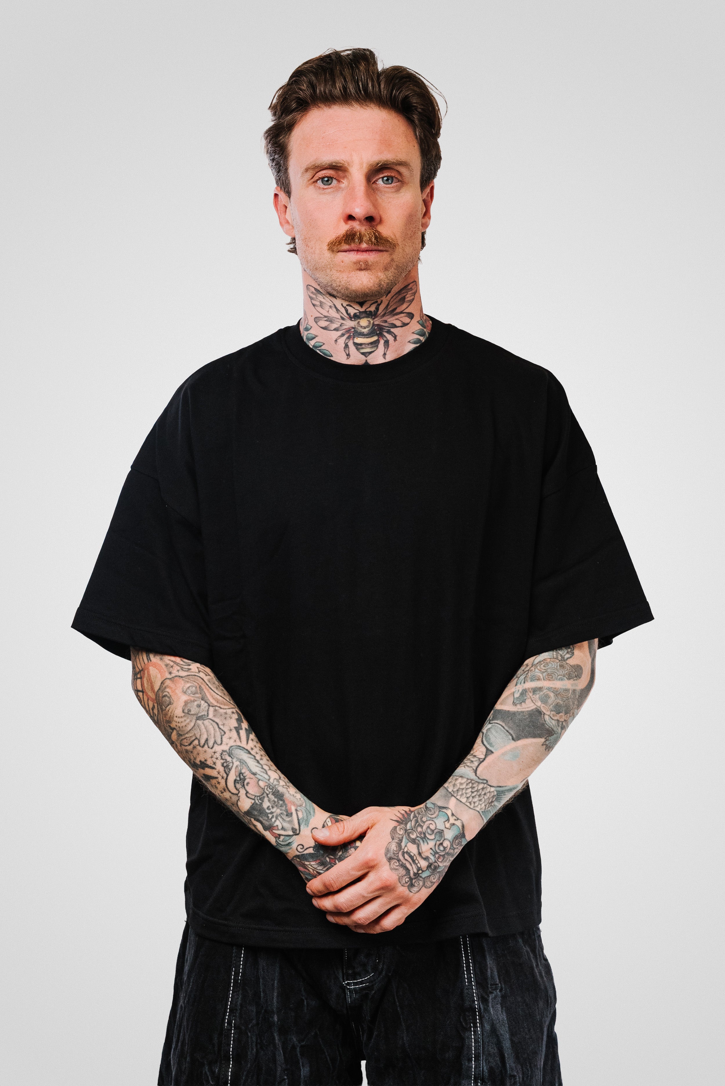 FIT NEW BLACK TEE - Signs Brand