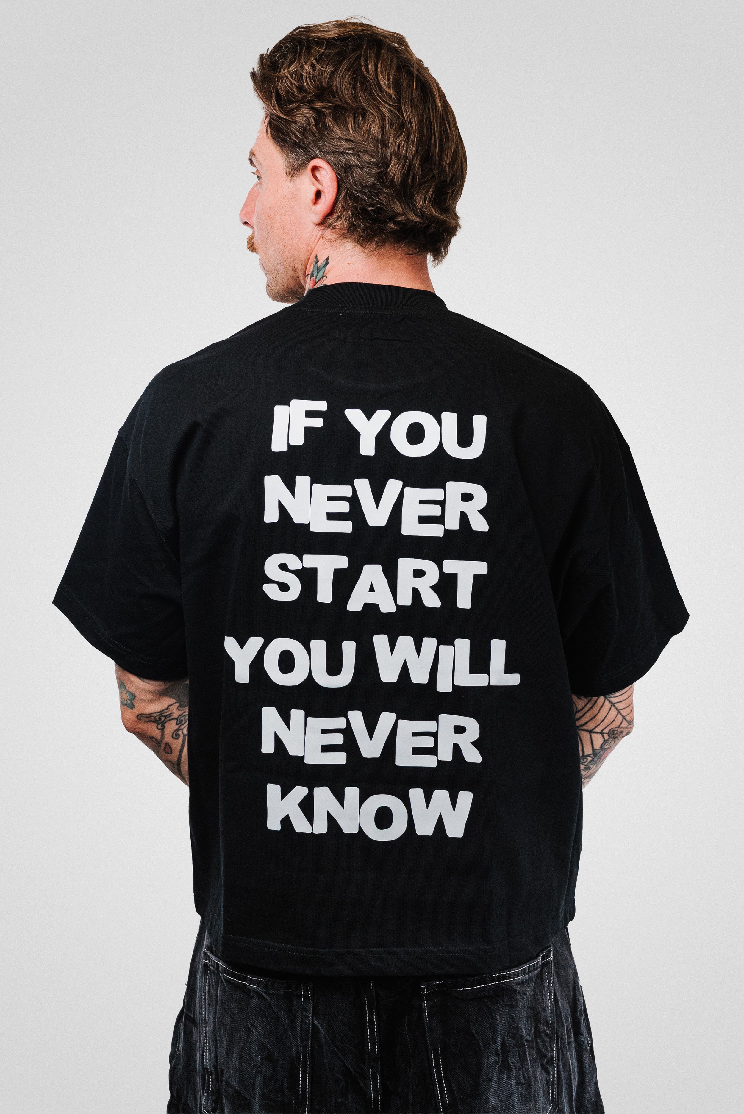 YOU'LL NEVER KNOW BOXY TEE BLACK - TheDoubleE