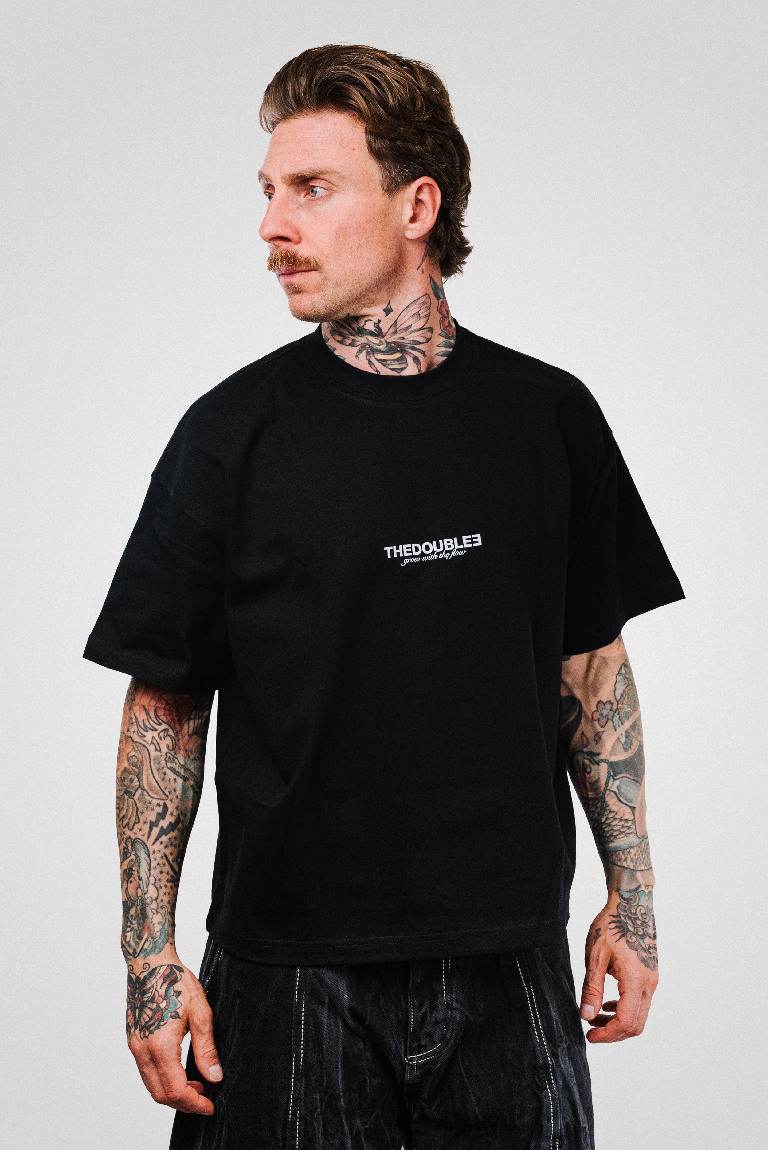 VOGUE BOXY TEE BLACK - TheDoubleE