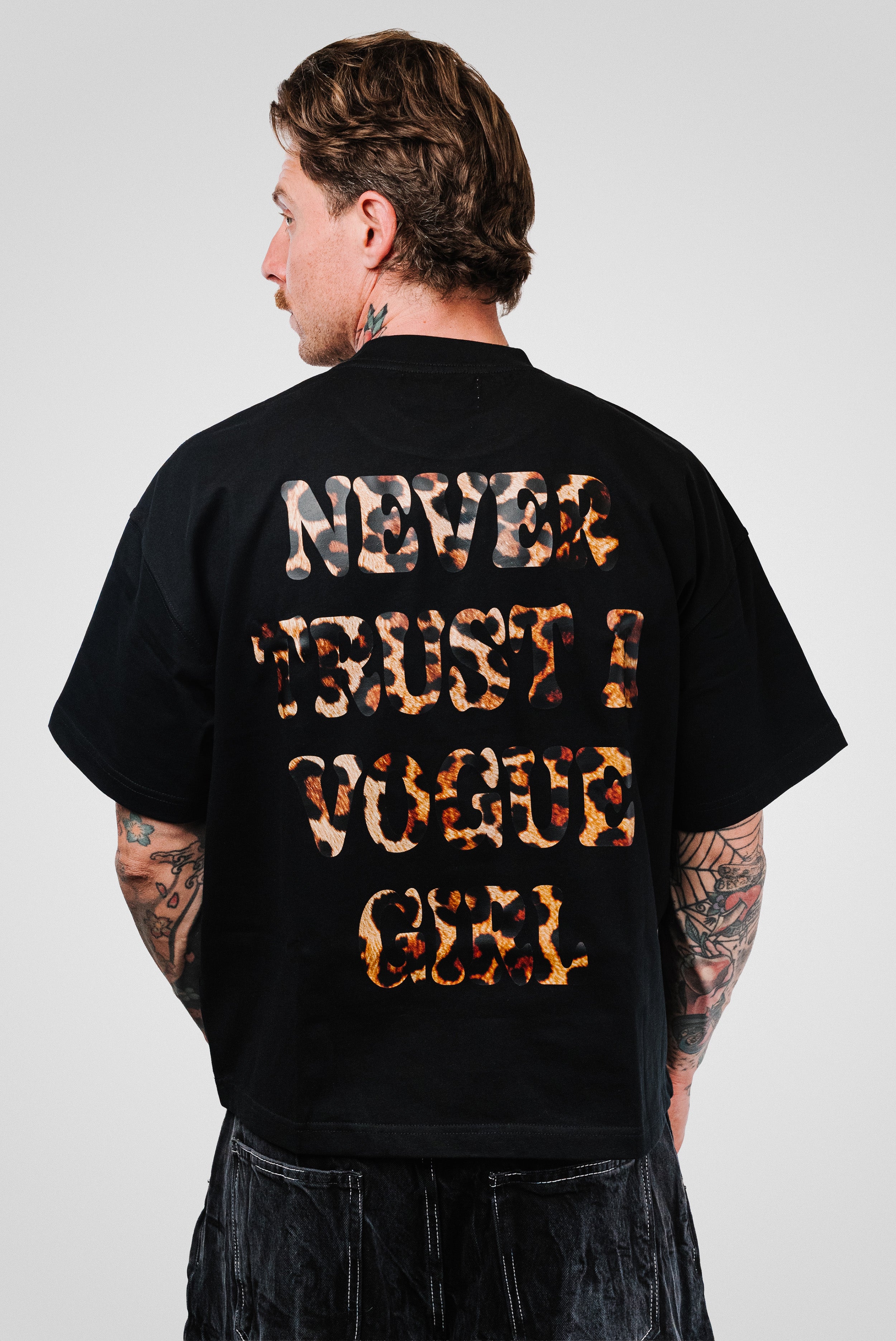 VOGUE BOXY TEE BLACK - TheDoubleE