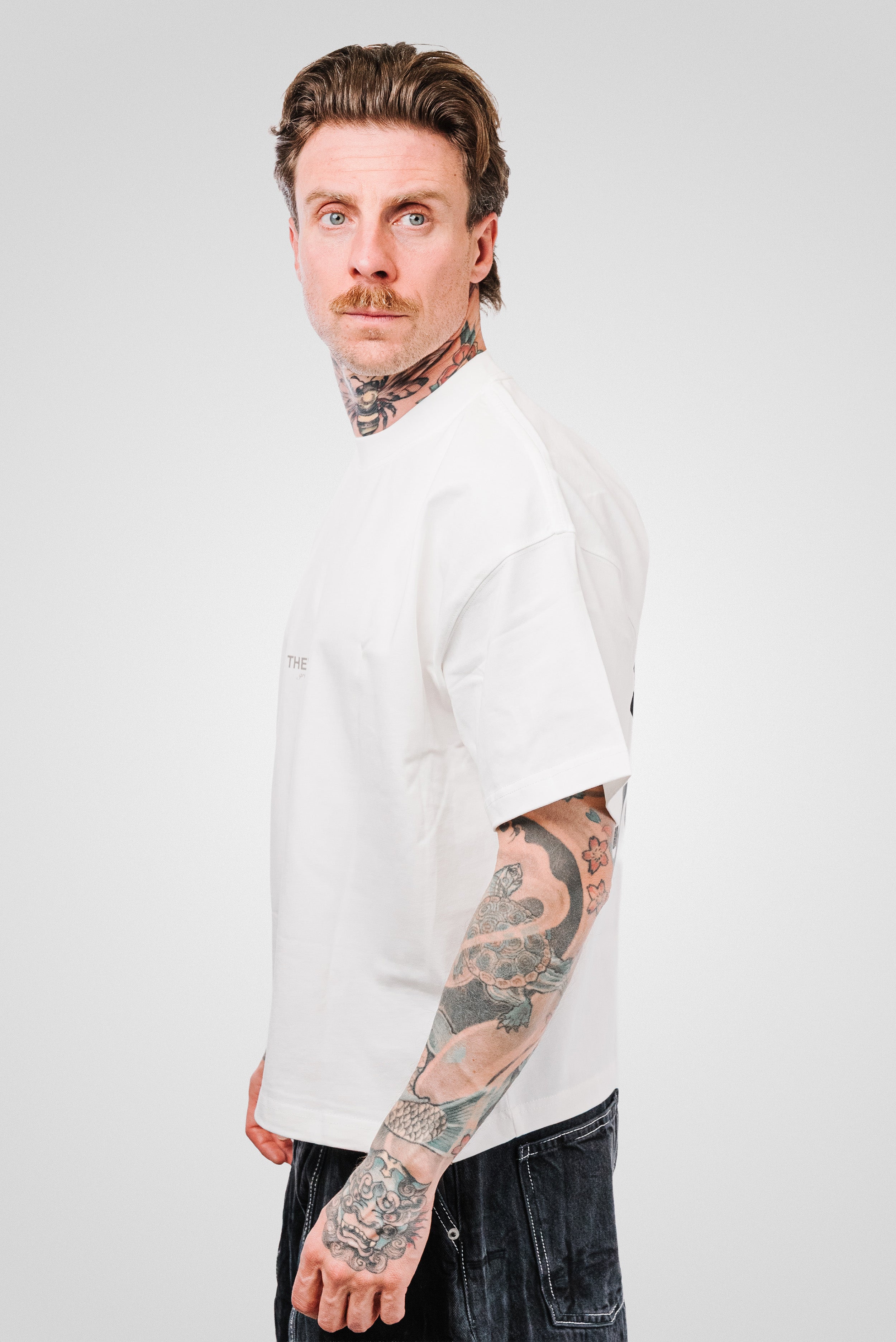 TOO SEXY BOXY TEE WHITE - TheDoubleE