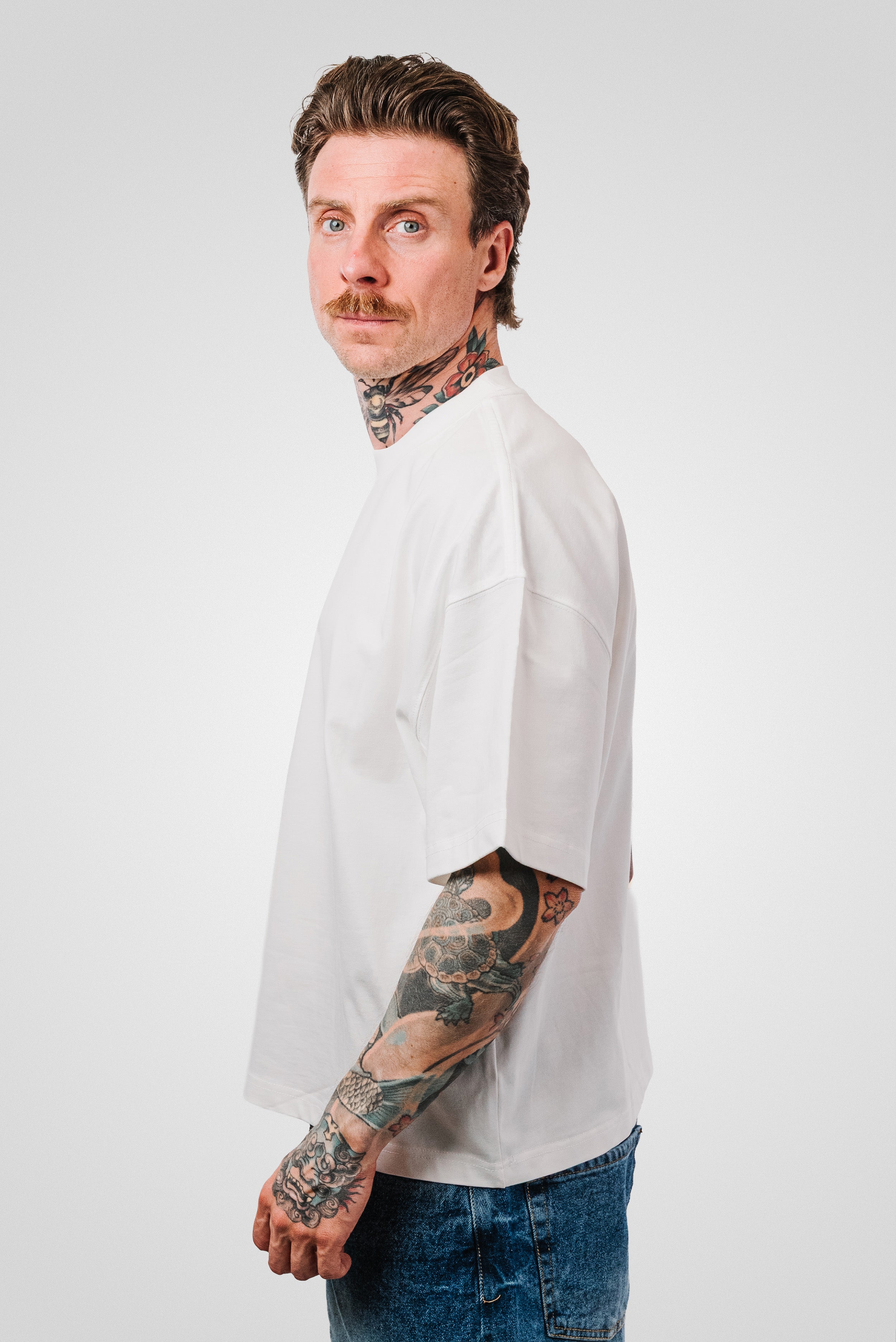 IBZ BOXY TEE WHITE - Shoebuya Design