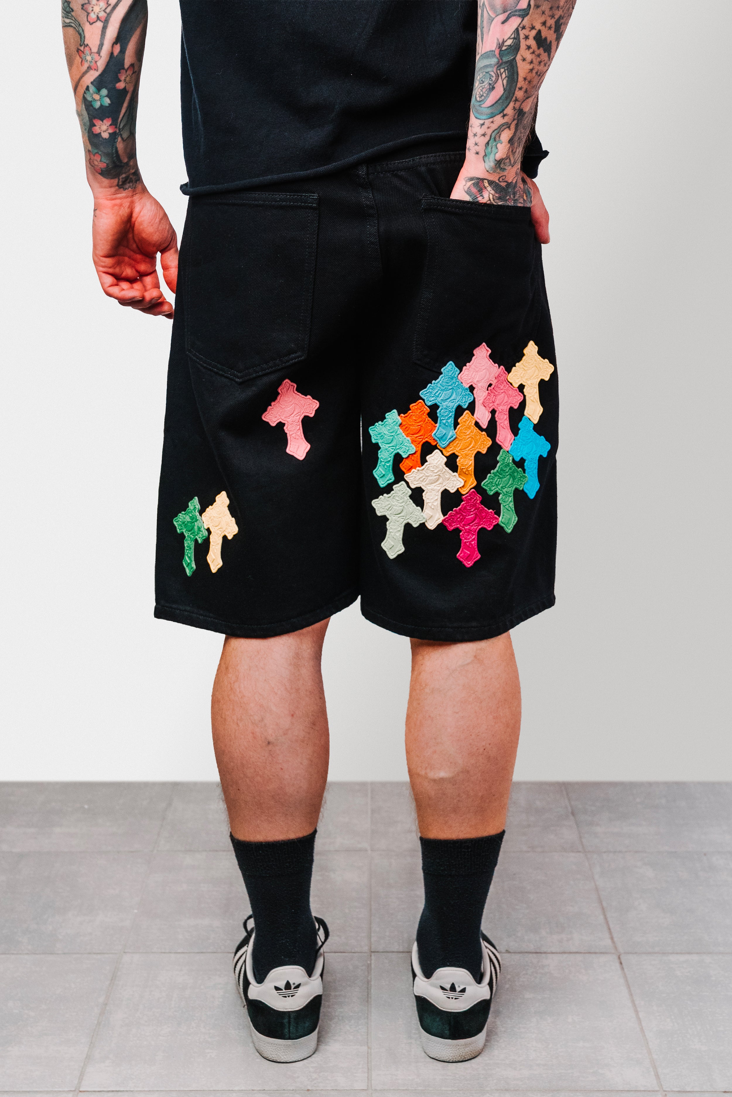 RAINBOW CROSS DENIM BLACK SHORTS - Shoebuya Design