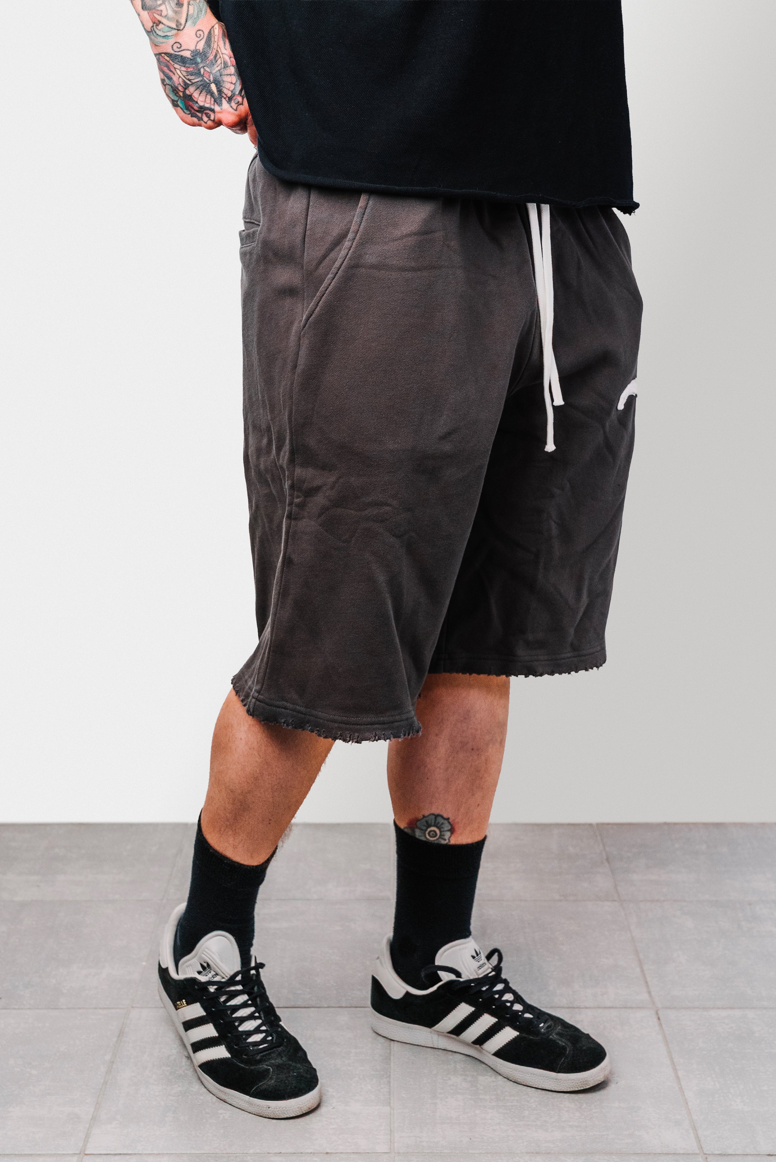 PATCH LOGO DARK GREY SHORTS - TheDoubleE
