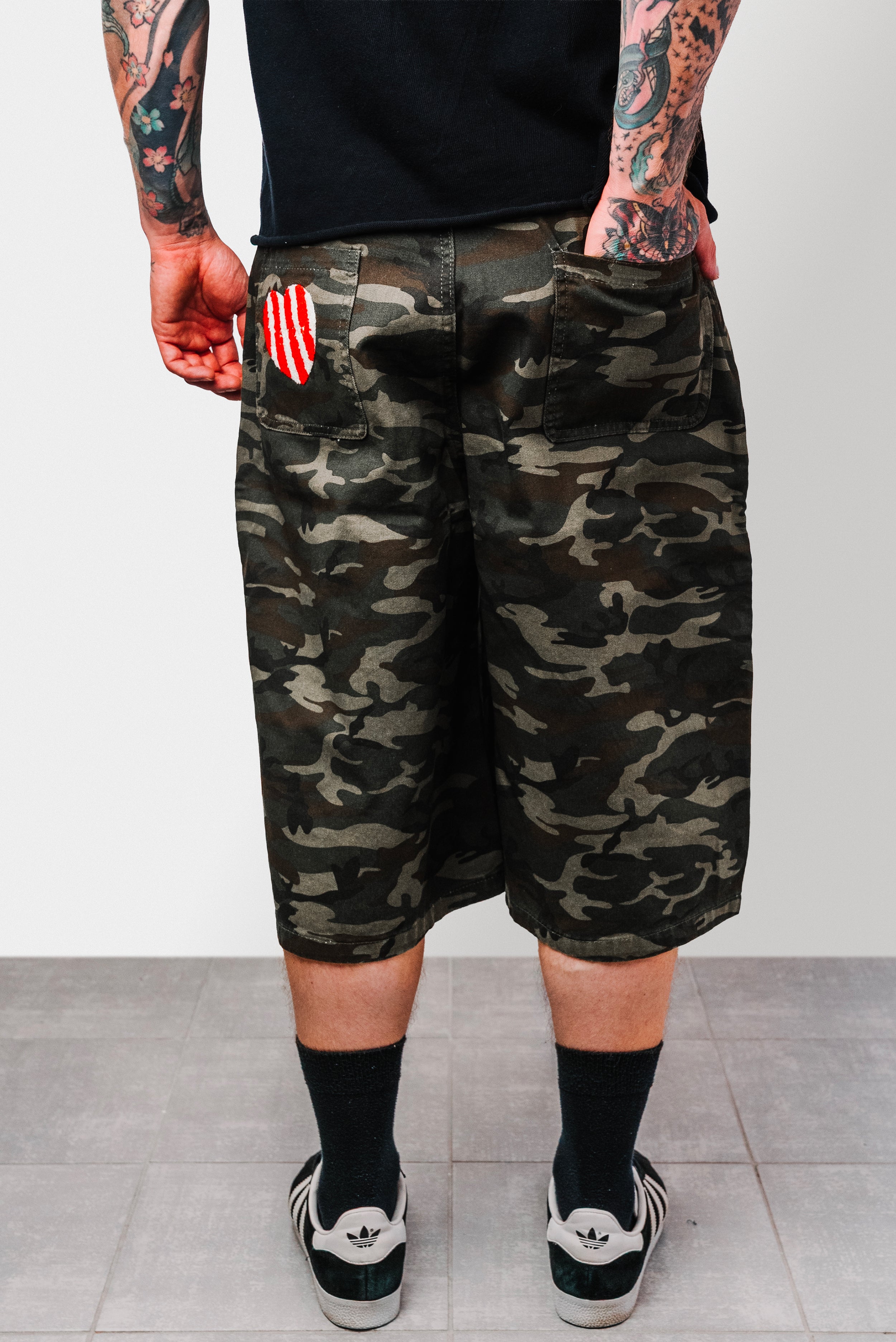 FUR PATCH CAMO SHORTS - Shoebuya Design