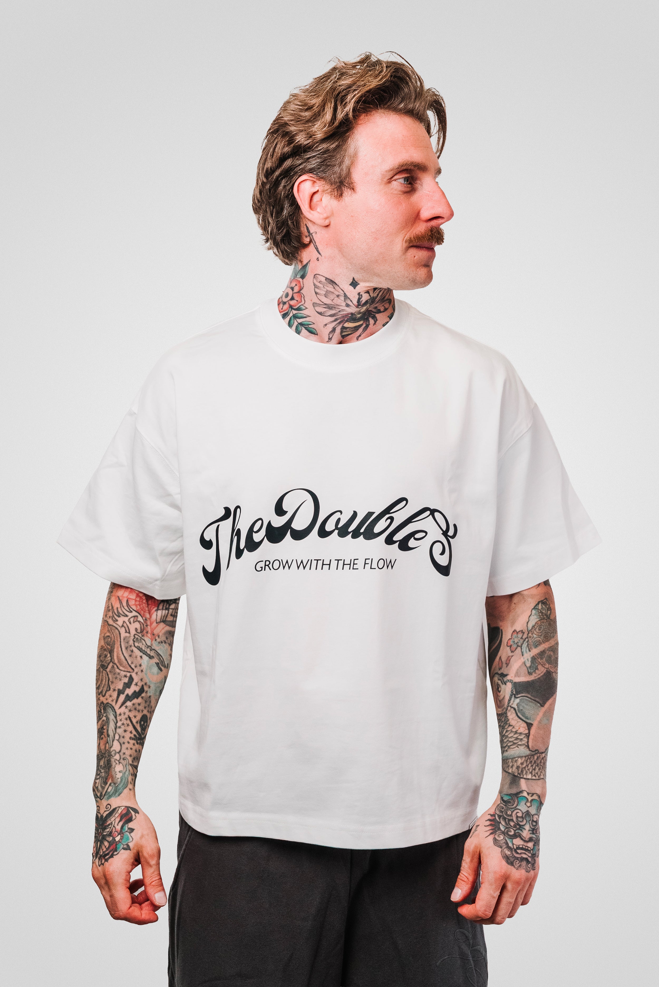 CHUNKY ITALICS LOGO WHITE BOXY TEE- TheDoubleE