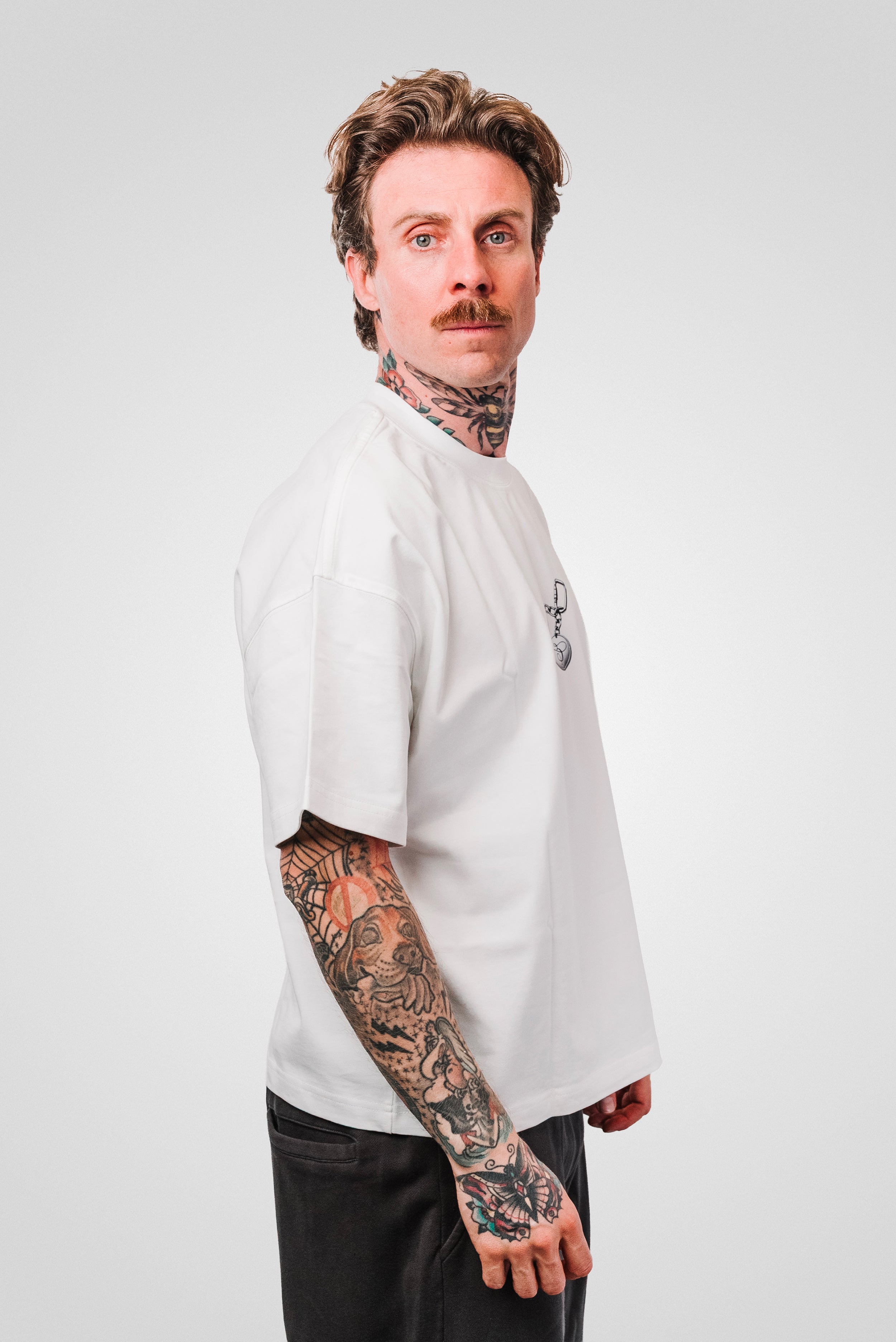 KEY BOXY TEE WHITE - TheDoubleE
