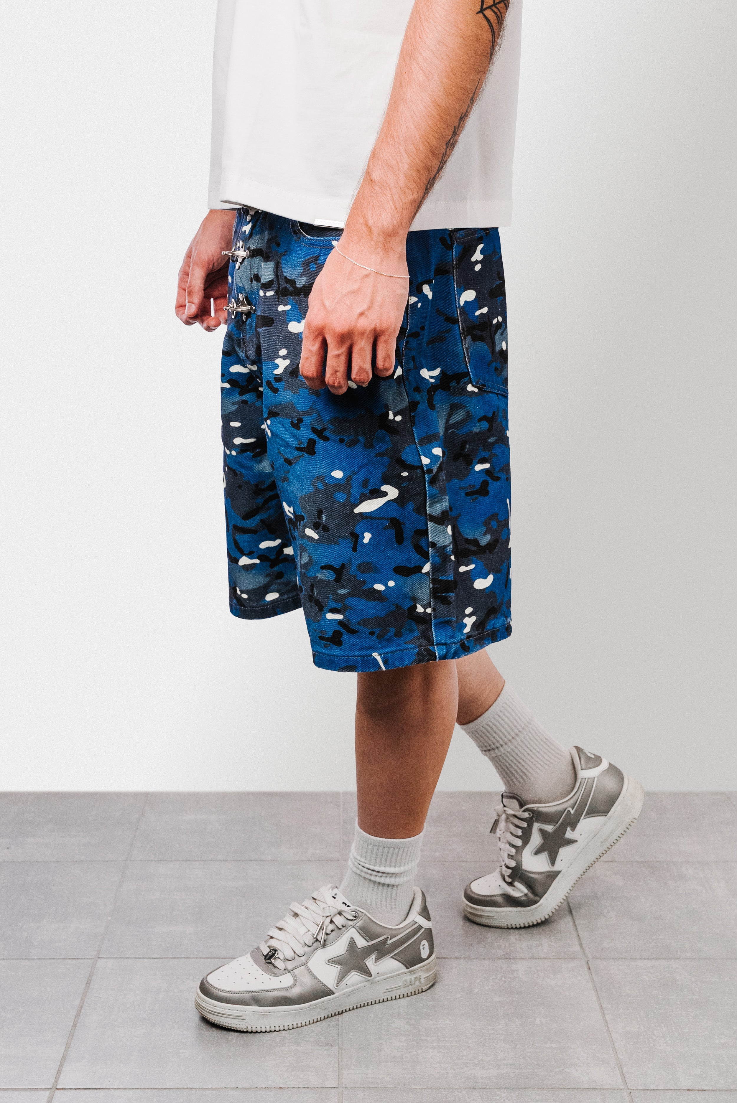 CAMO BLUE CARABINER DENIM SHORTS - Shoebuya Design