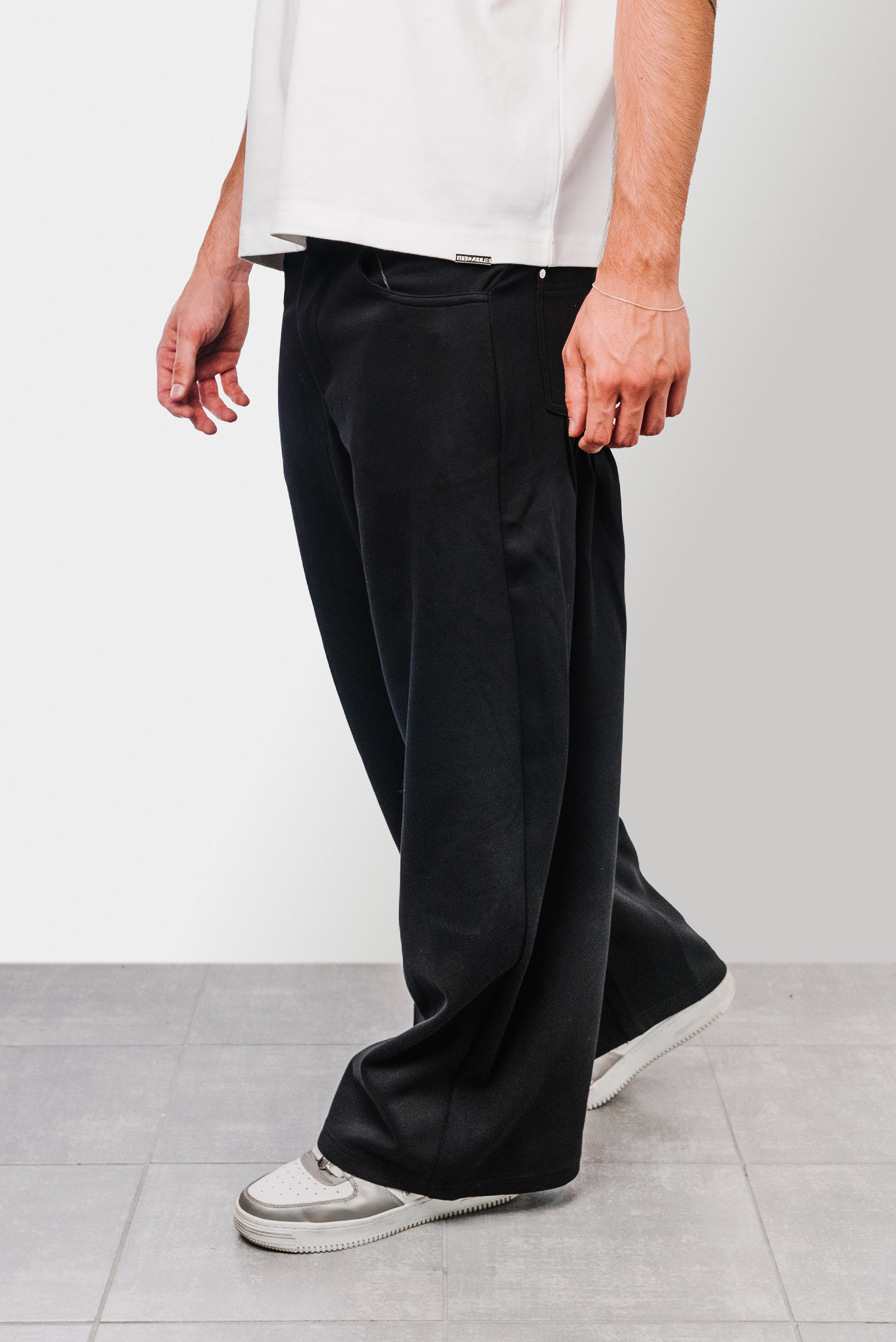 PLISSE CLASSIC BLACK PANTS - Shoebuya Design