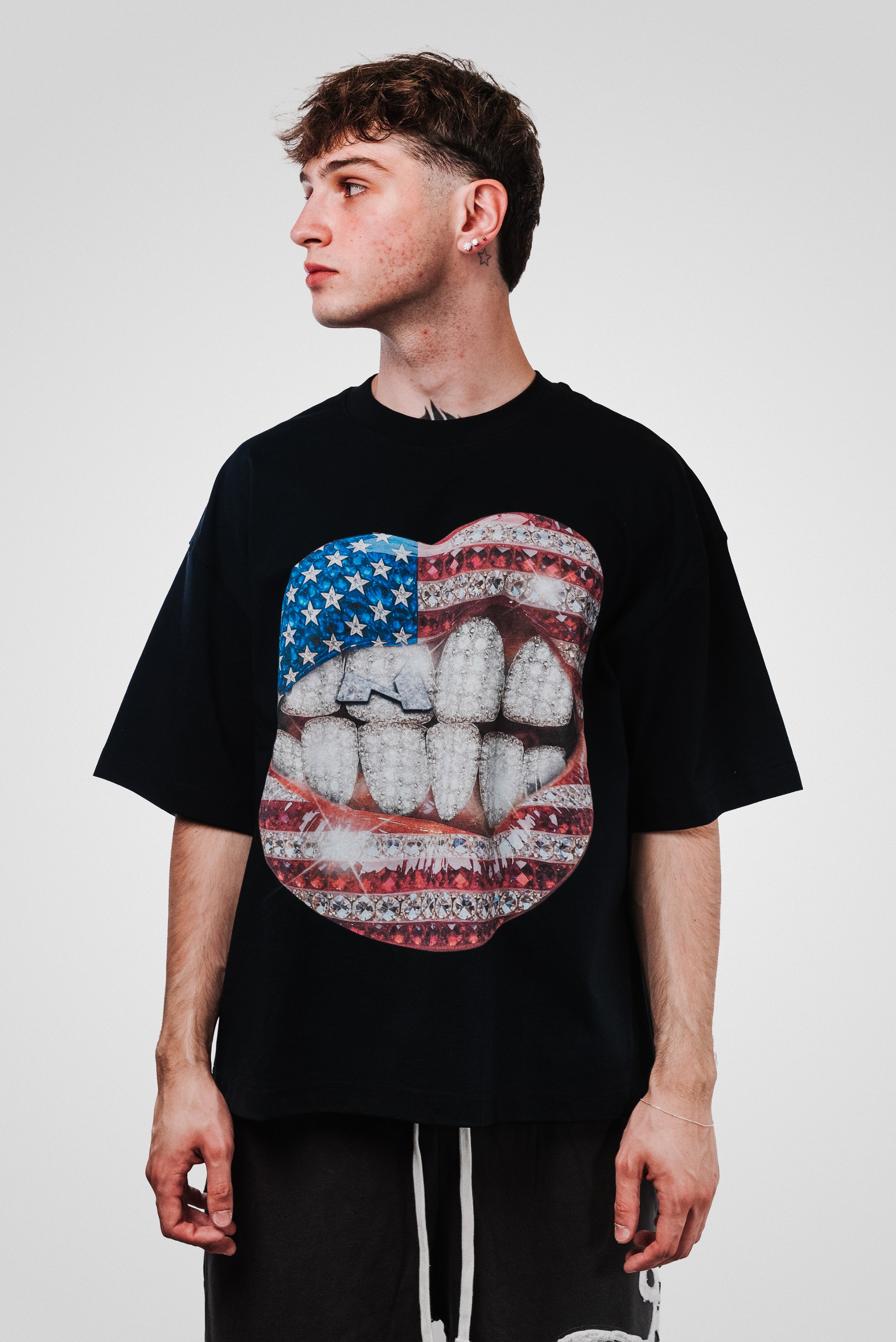 FLAG DIAMOND BLACK BOXY TEE - Noissey Brand