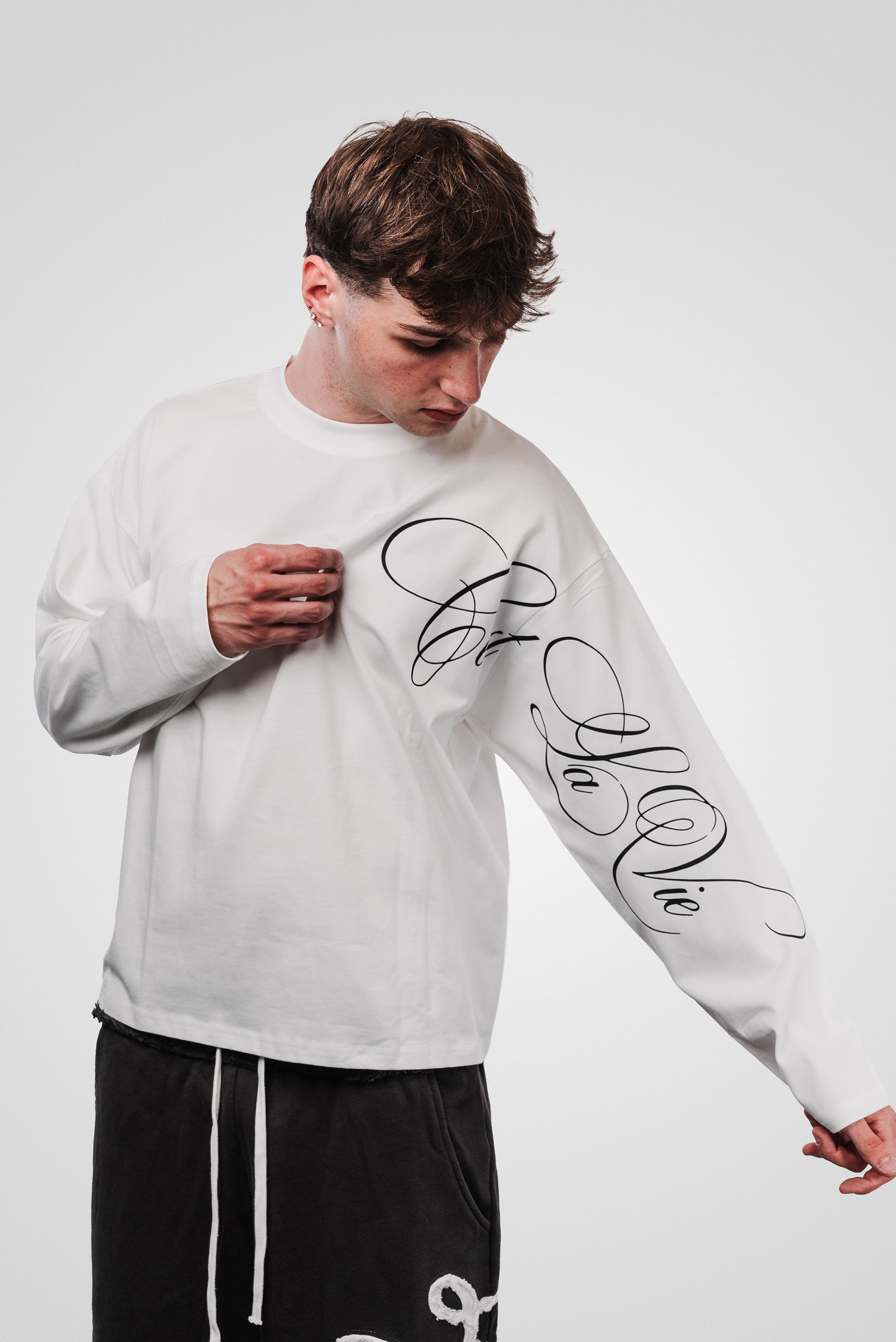 CEST LA VIE WHITE BOXY LONGSLEEVE - TheDoubleE