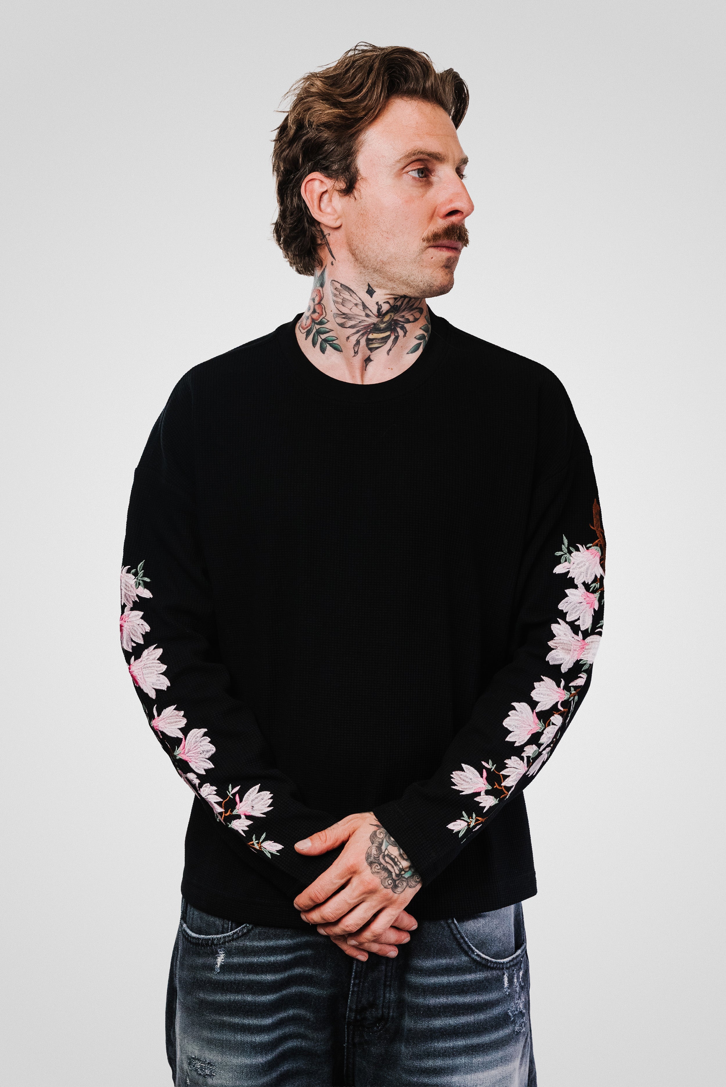 FLOWERS SLEEVE WAFFLE LONGSLEEVE BLACK - Shoebuya Design