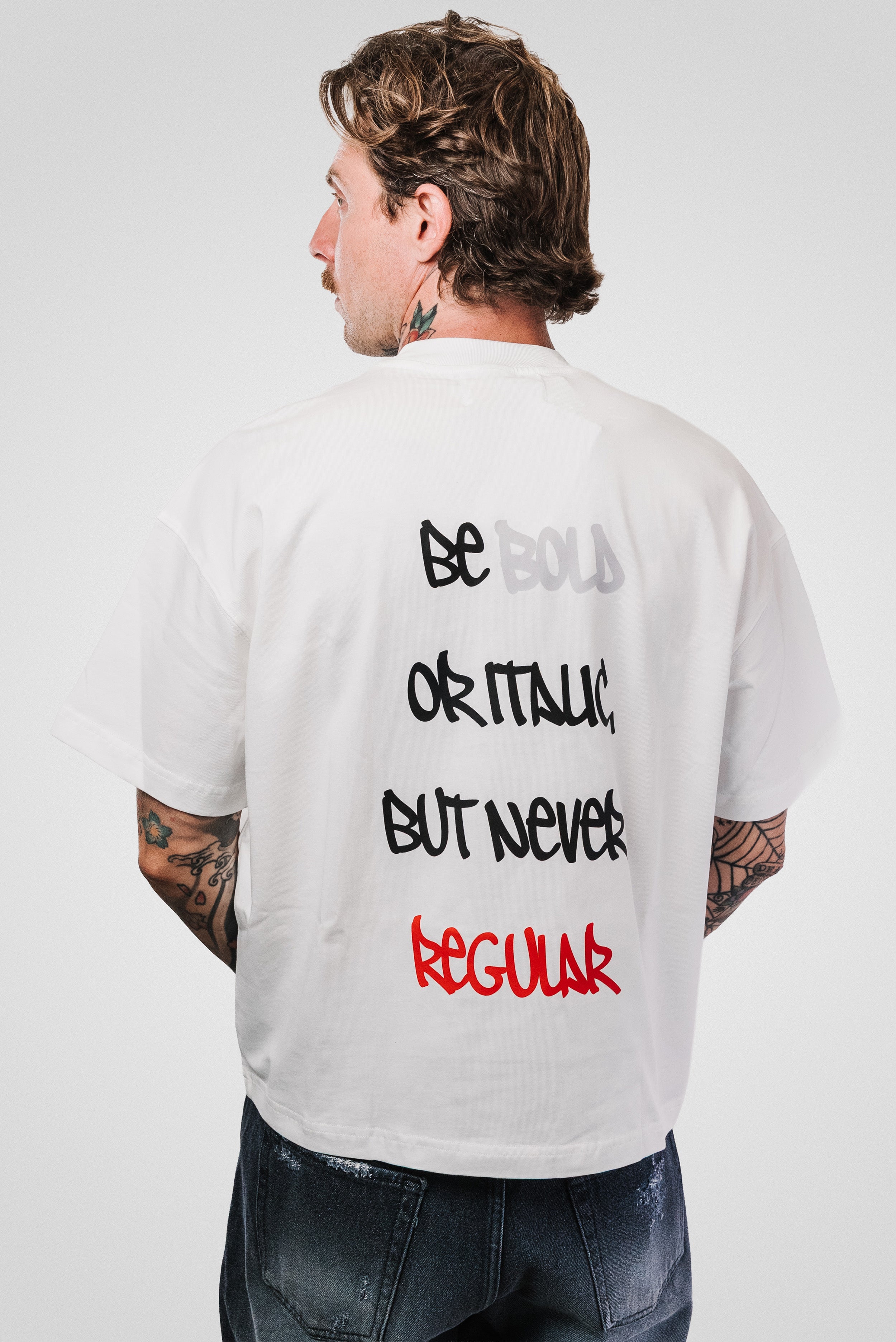 BOLD BOXY TEE WHITE - Shoebuya Design