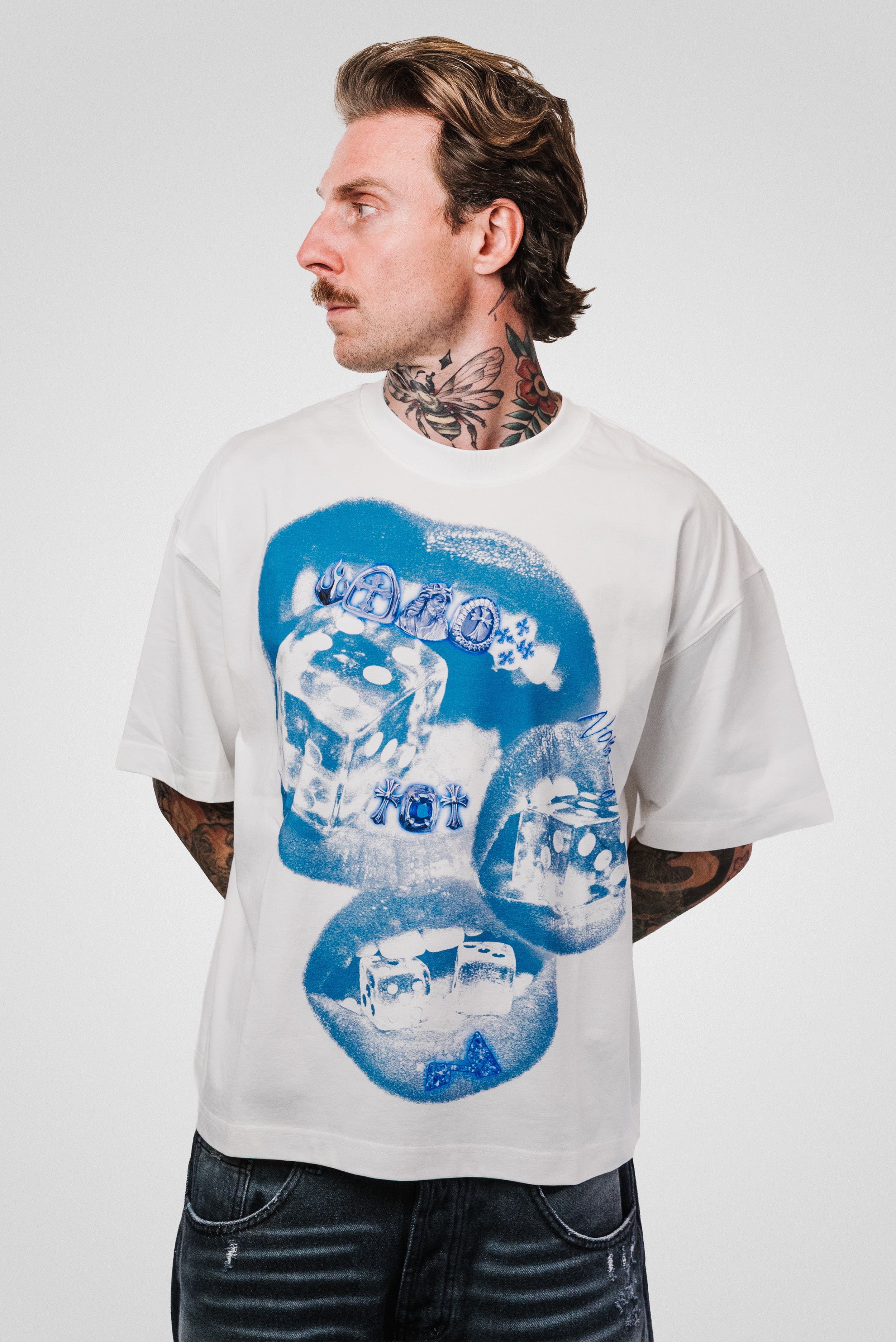 MOUTH DICE CRUCIFIX WHITE BOXY TEE - Noissey Brand