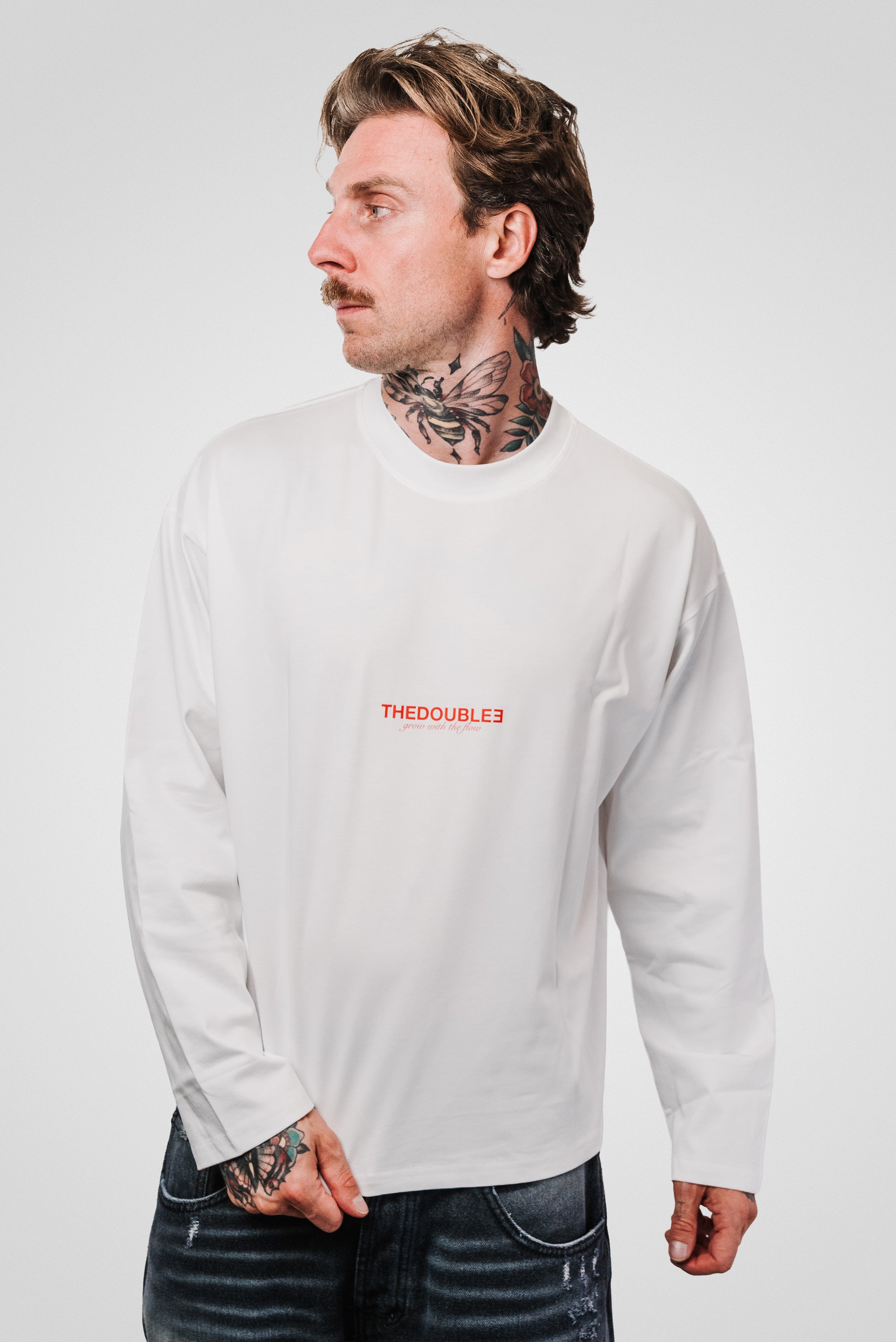 AMORE WHITE BOXY LONGSLEEVE - TheDoubleE