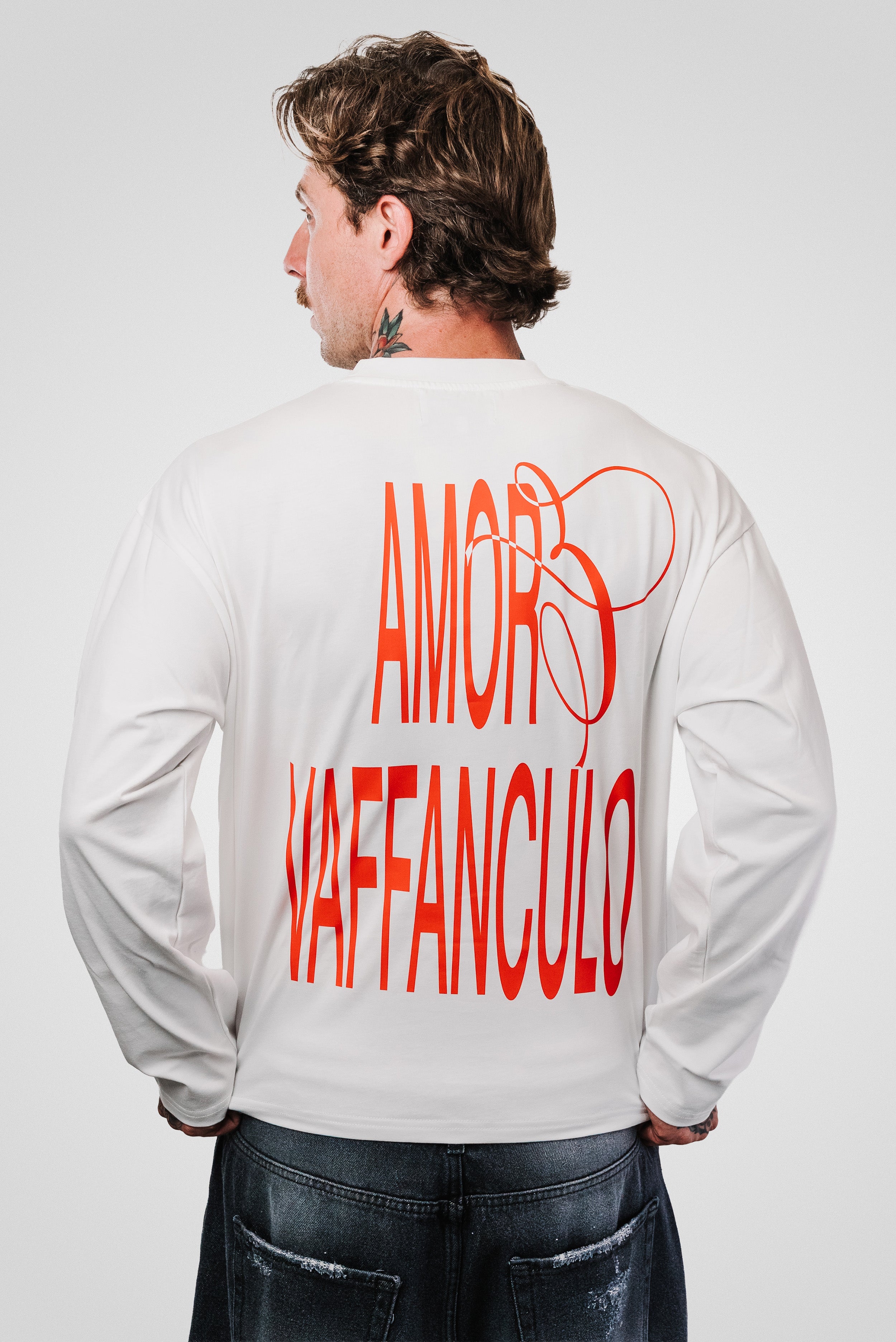 AMORE WHITE BOXY LONGSLEEVE - TheDoubleE