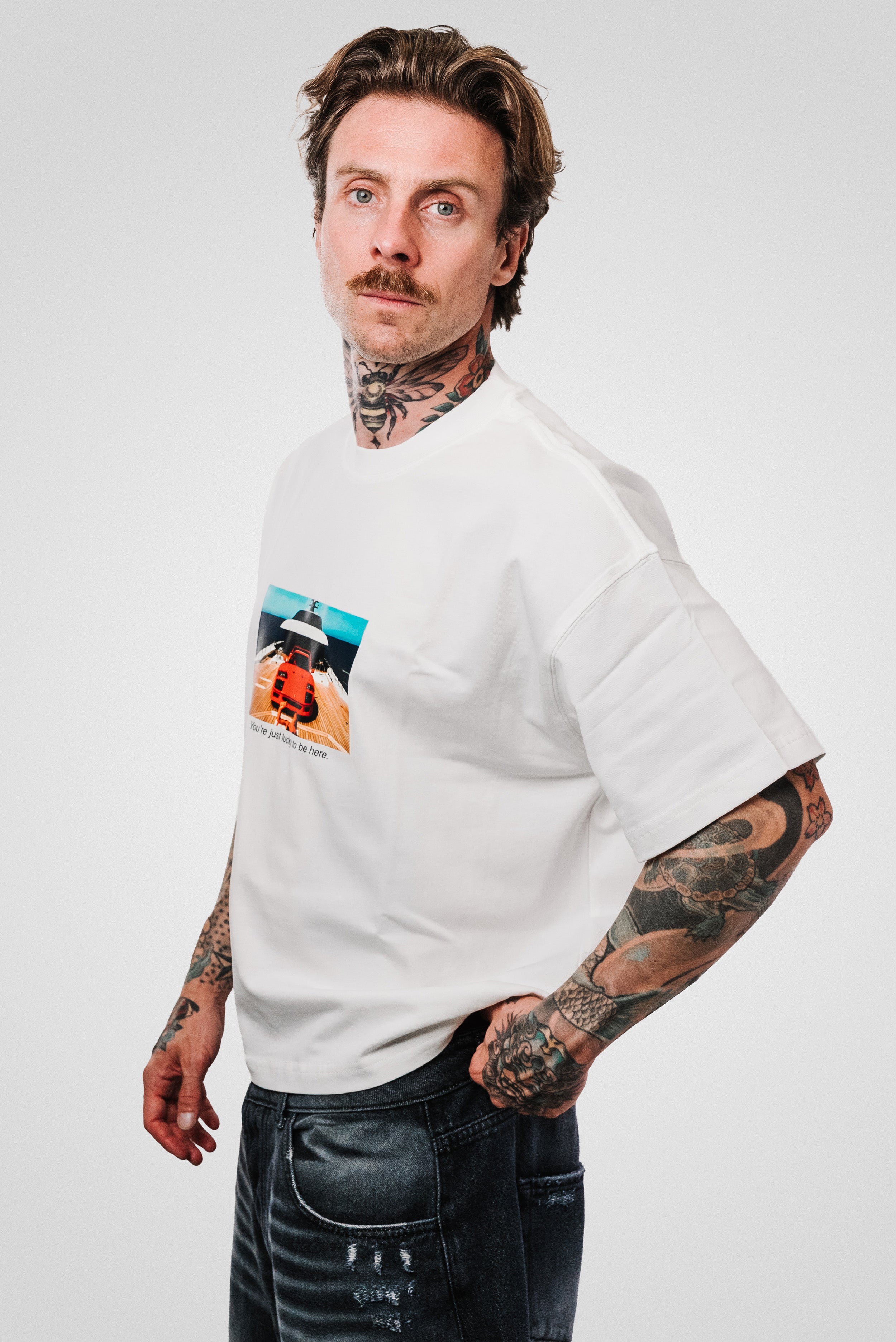 LUCKY TO BE HERE WHITE BOXY TEE - TheDoubleE