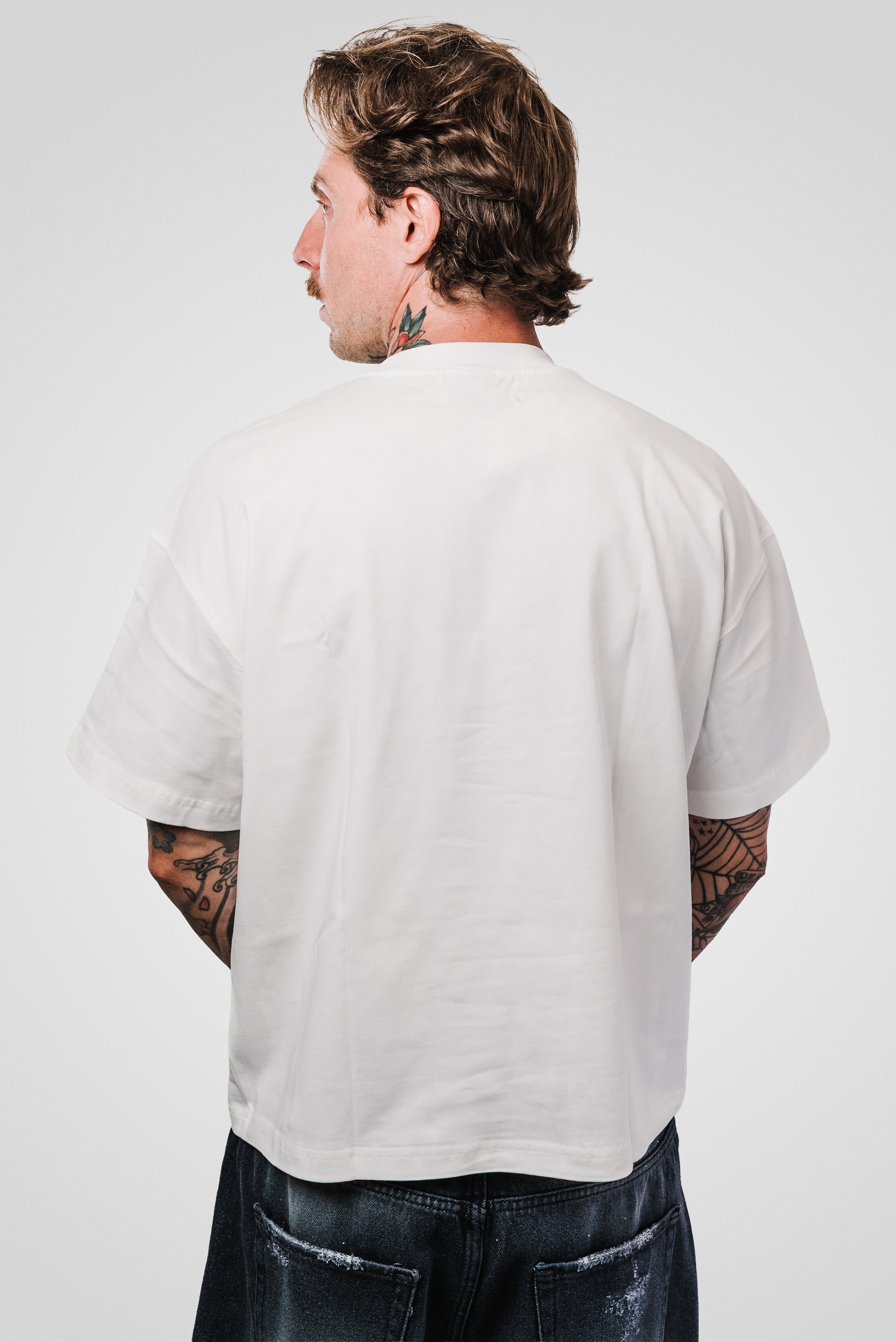 LUCKY TO BE HERE WHITE BOXY TEE - TheDoubleE