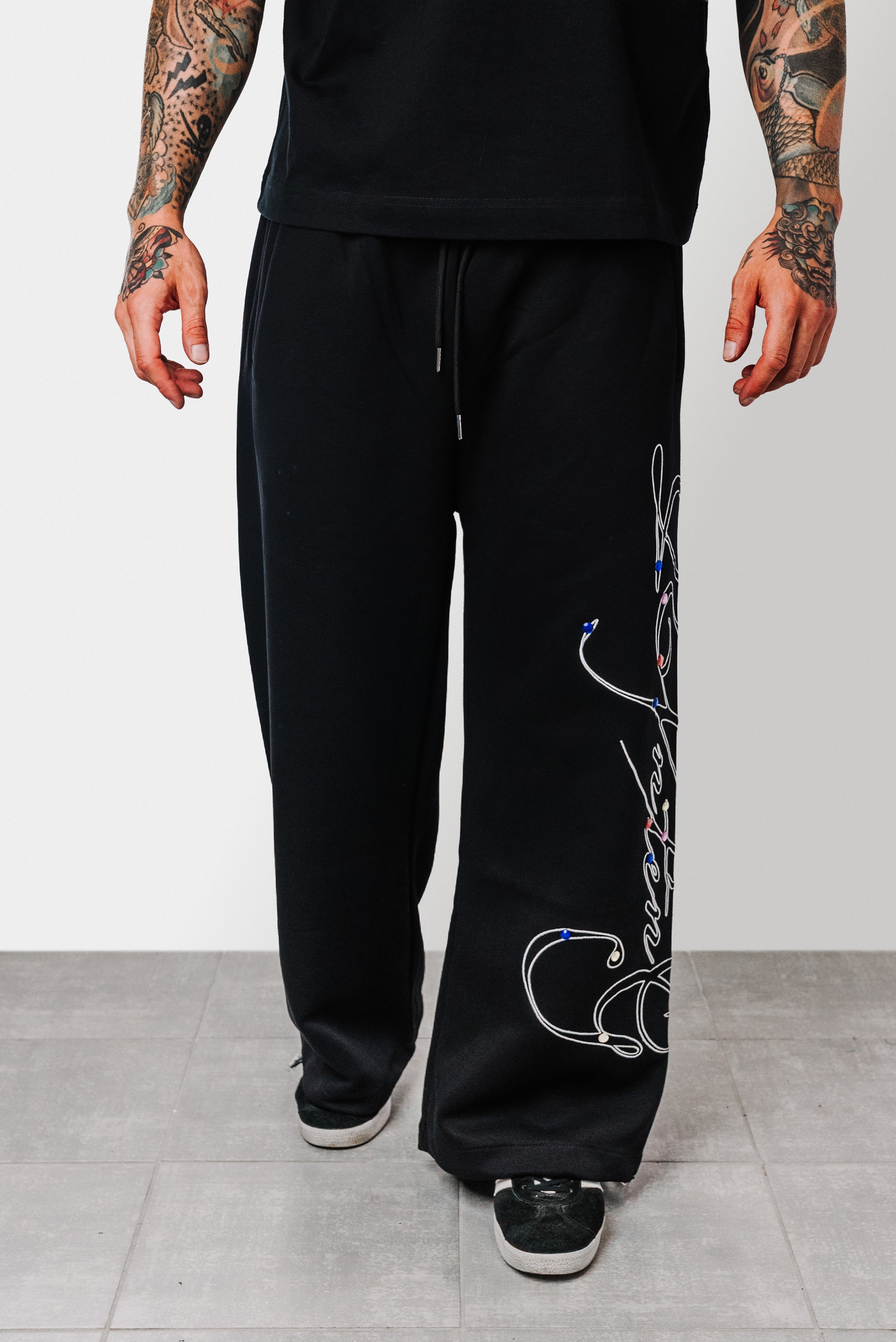 GEMS BLACK SWEATPANTS - Shoebuya Design