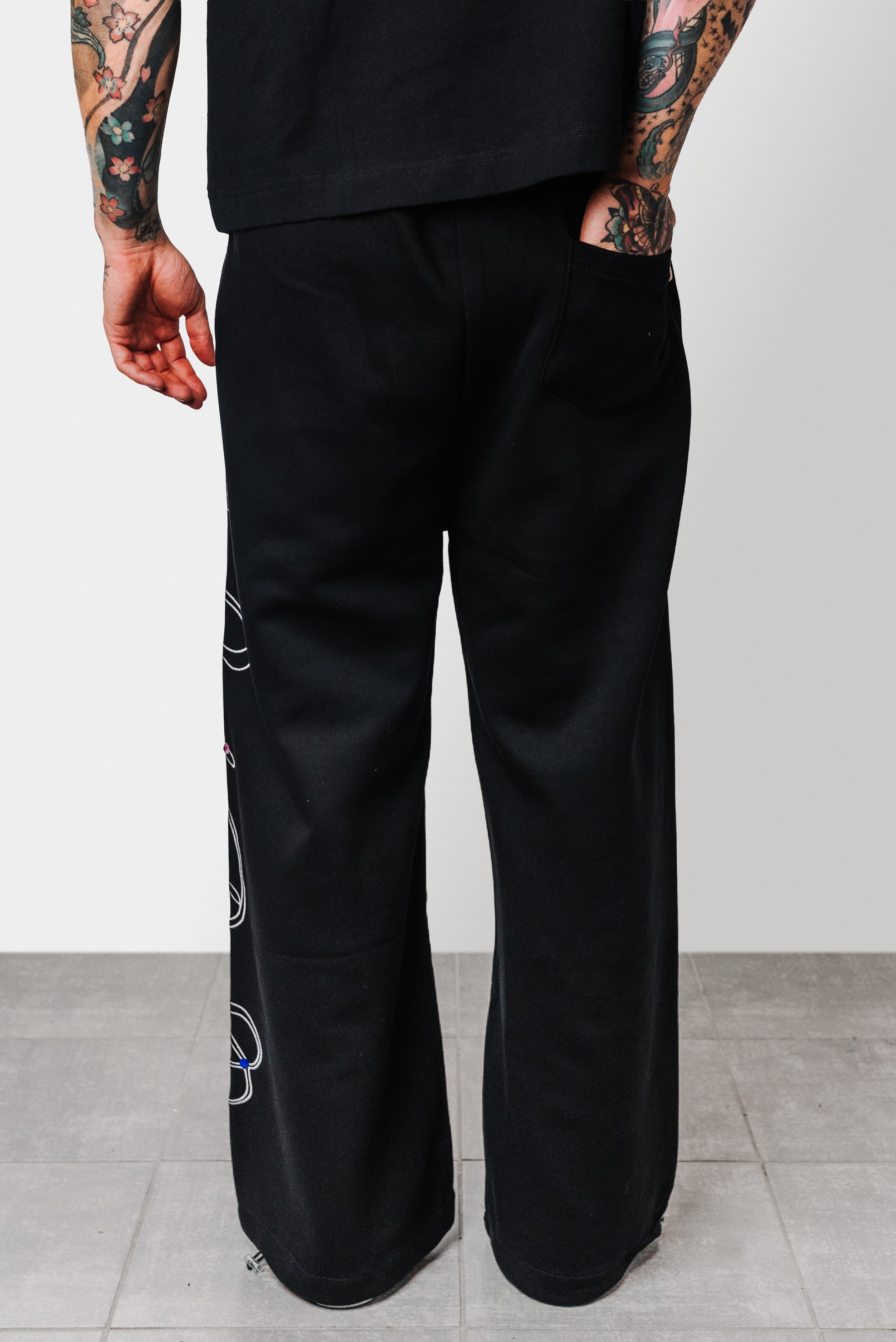 GEMS BLACK SWEATPANTS - Shoebuya Design