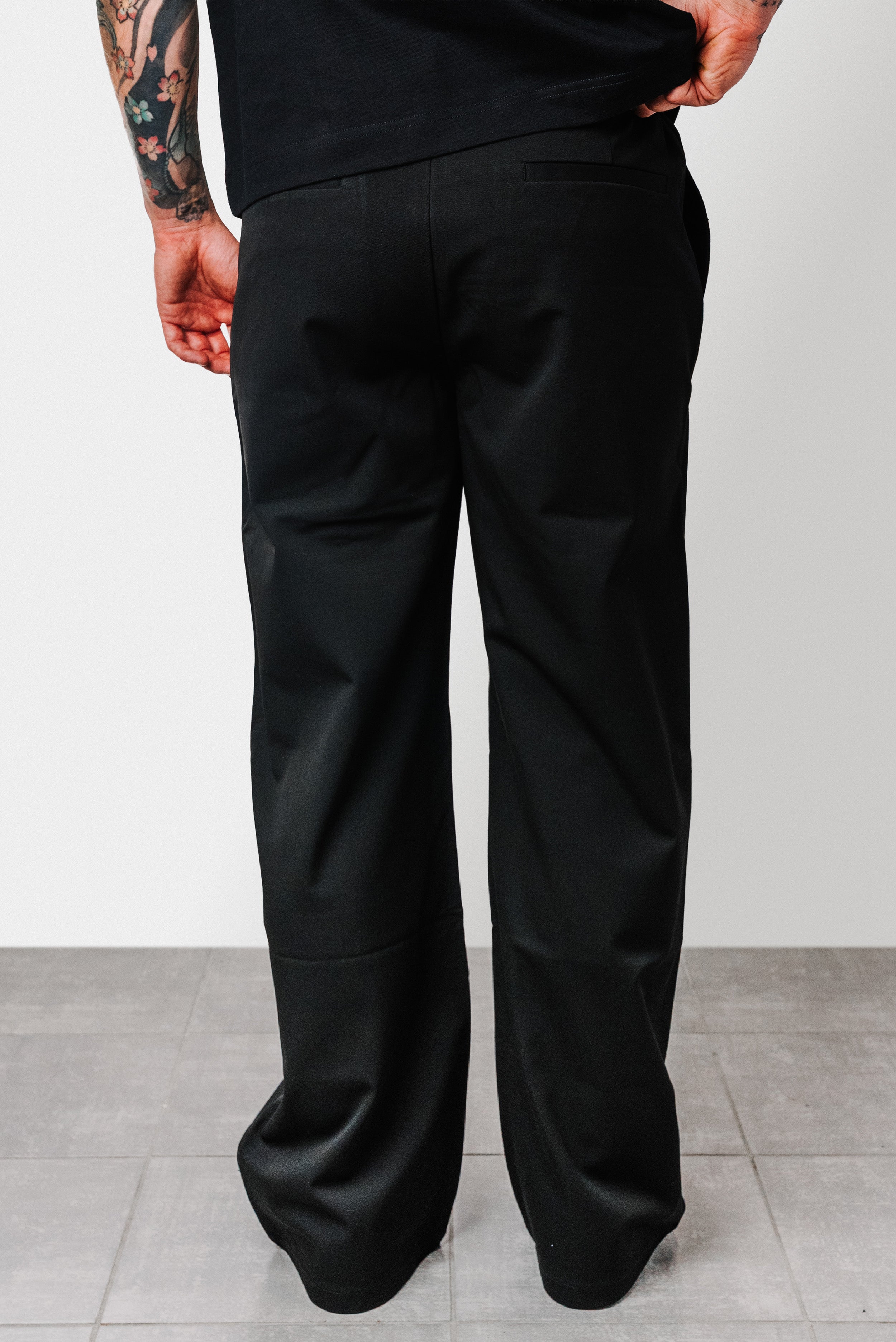 ELEGANT LACES BLACK PANTS - Shoebuya Design