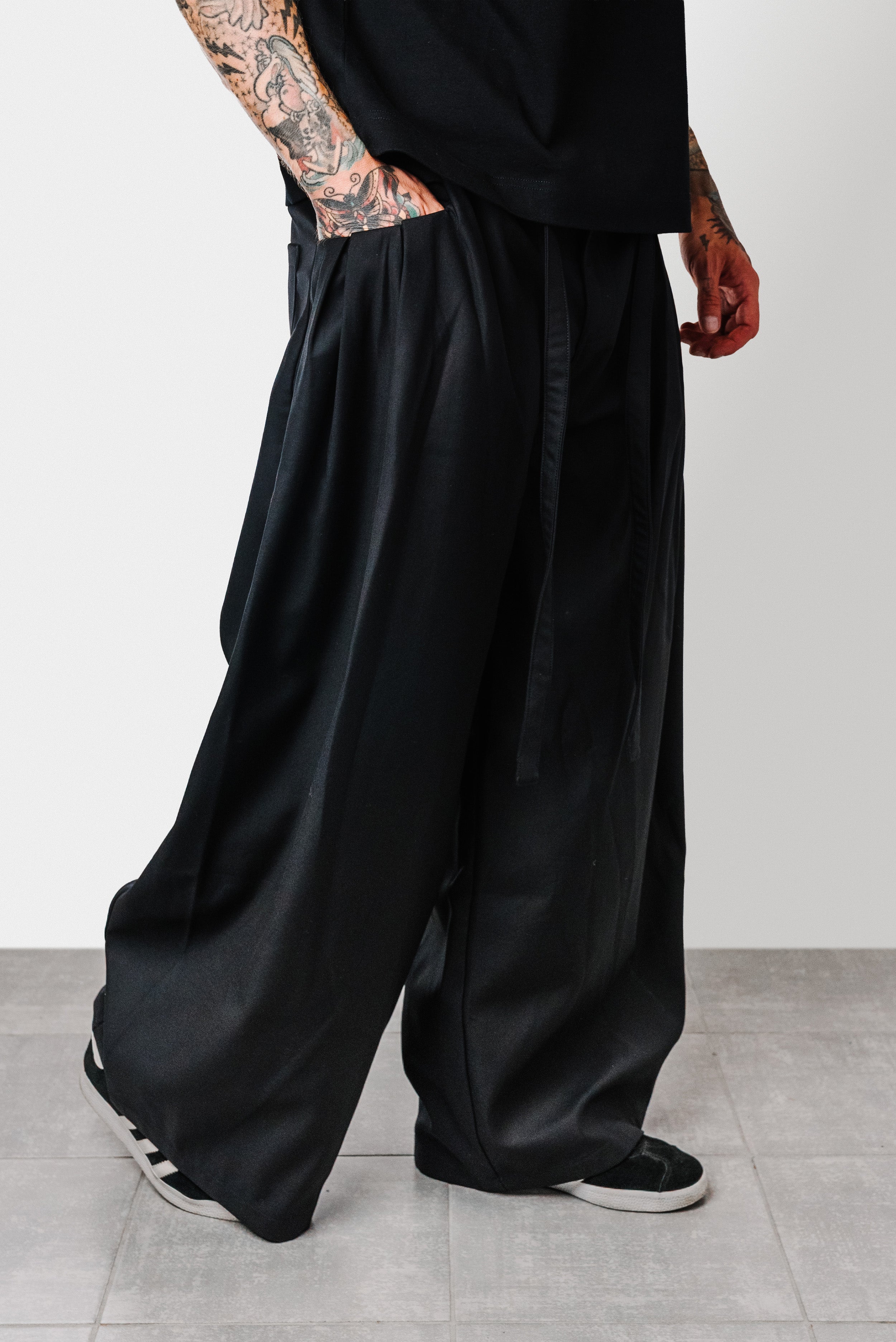 CHINO BLACK PANTS - Shoebuya Design