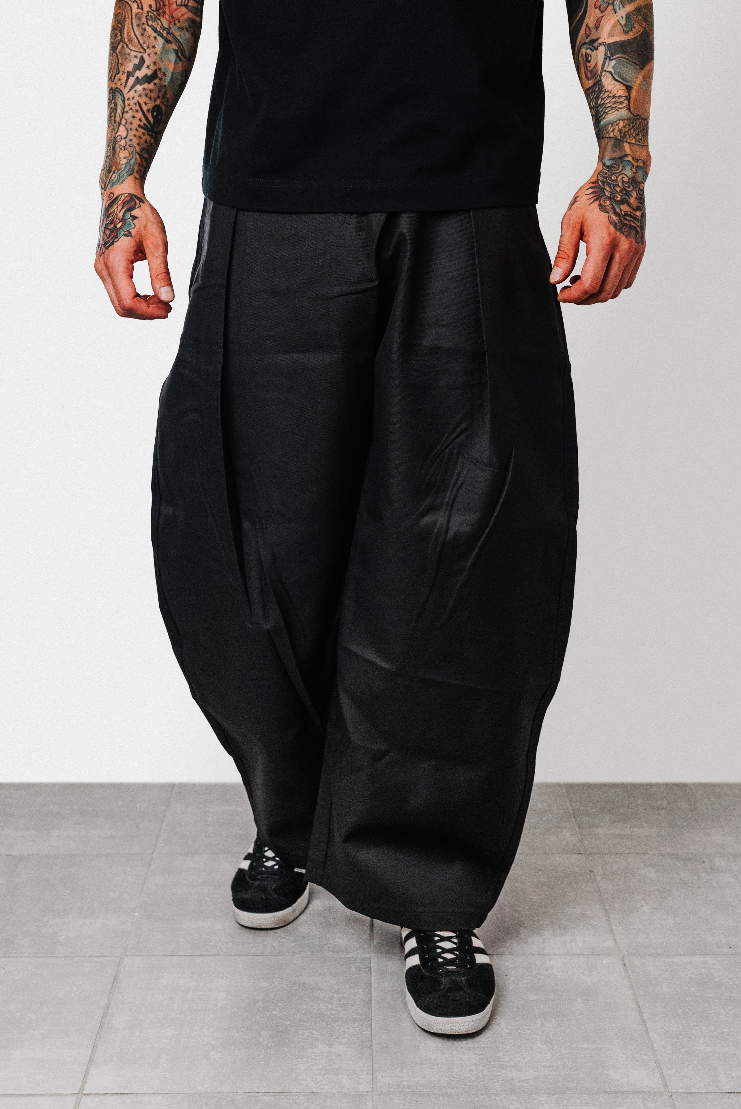 BUTTONED UP BLACK PANTS - Shoebuya Design