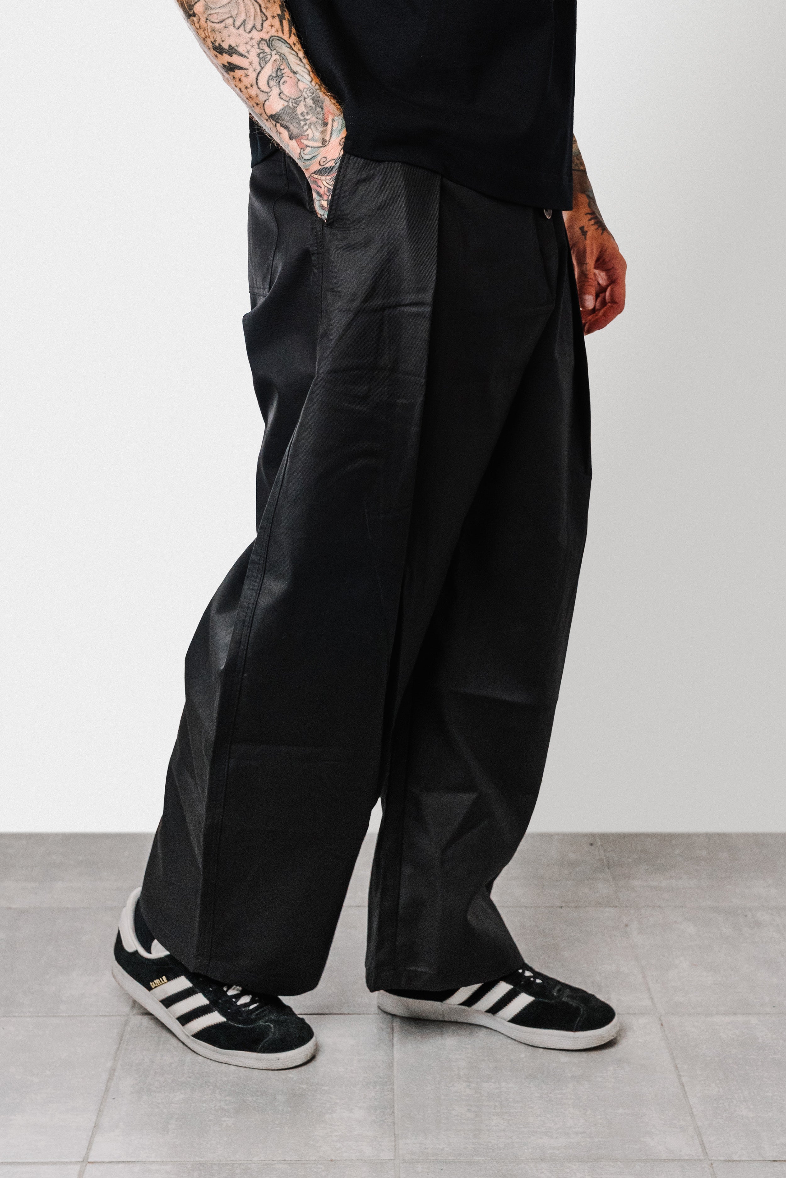 BUTTONED UP BLACK PANTS - Shoebuya Design