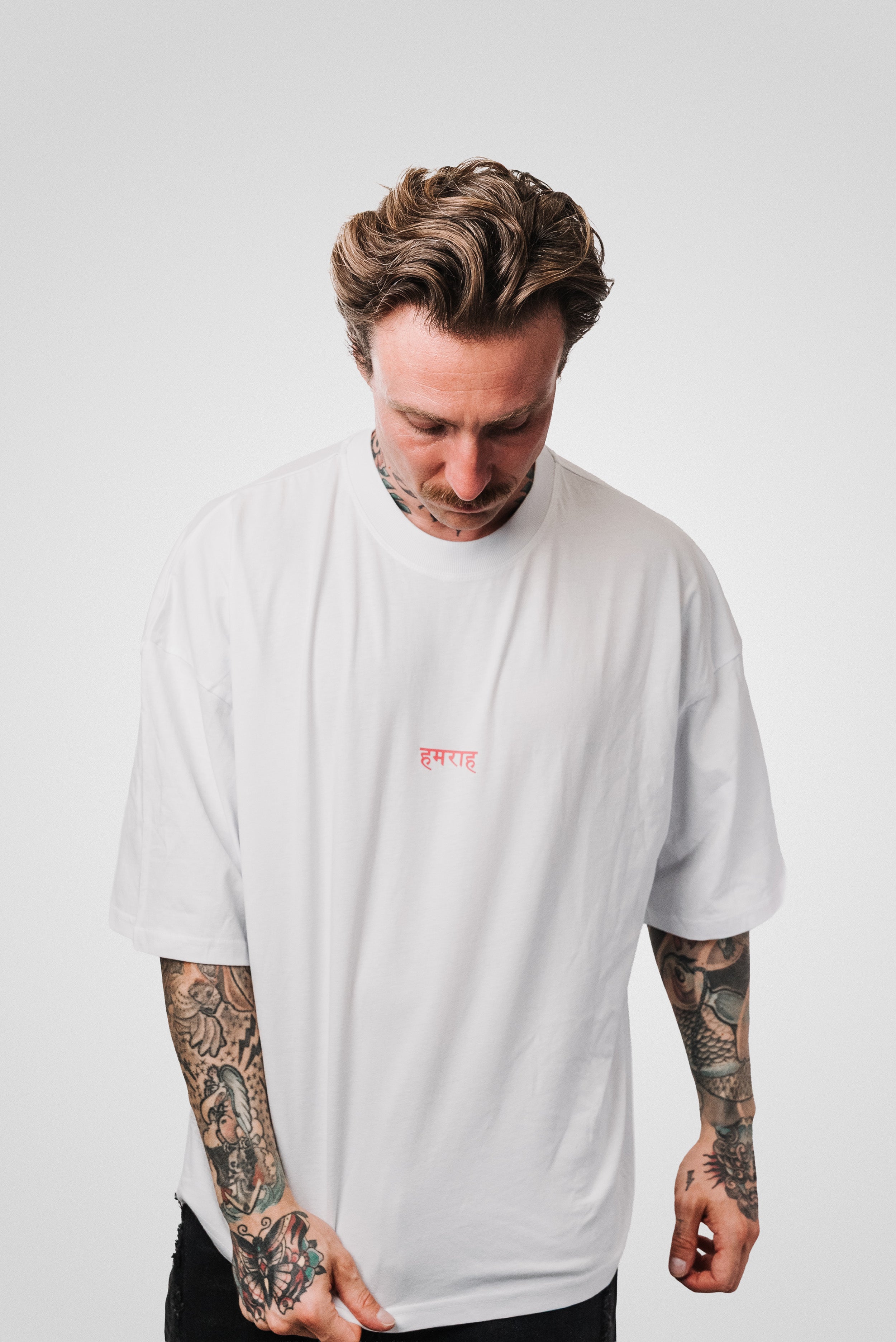 LOTO FLOWER WHITE TEE - Hamrah Brand