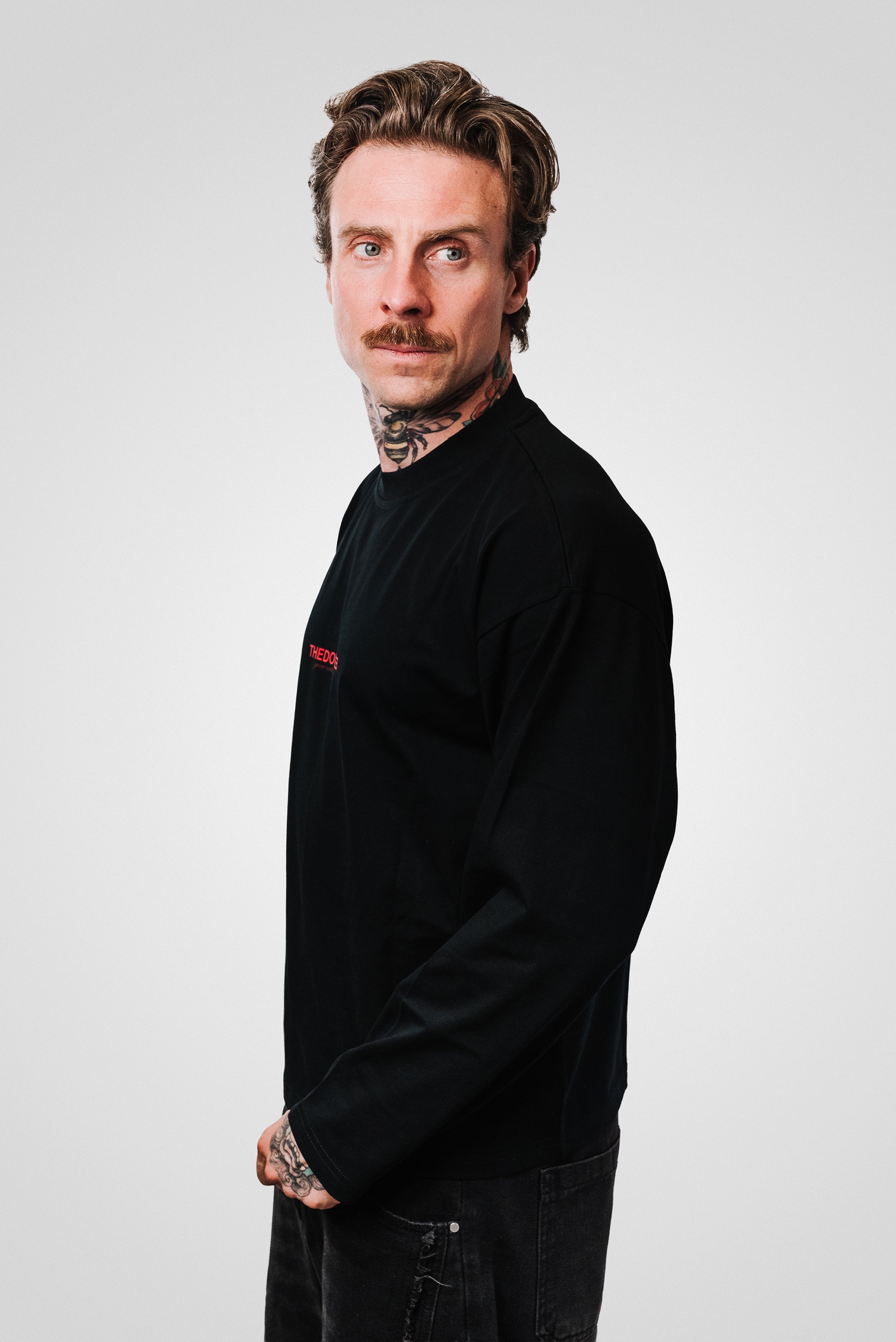 LIFE IS TOO SHORT BOXY LONGSLEEVE BLACK - TheDoubleE