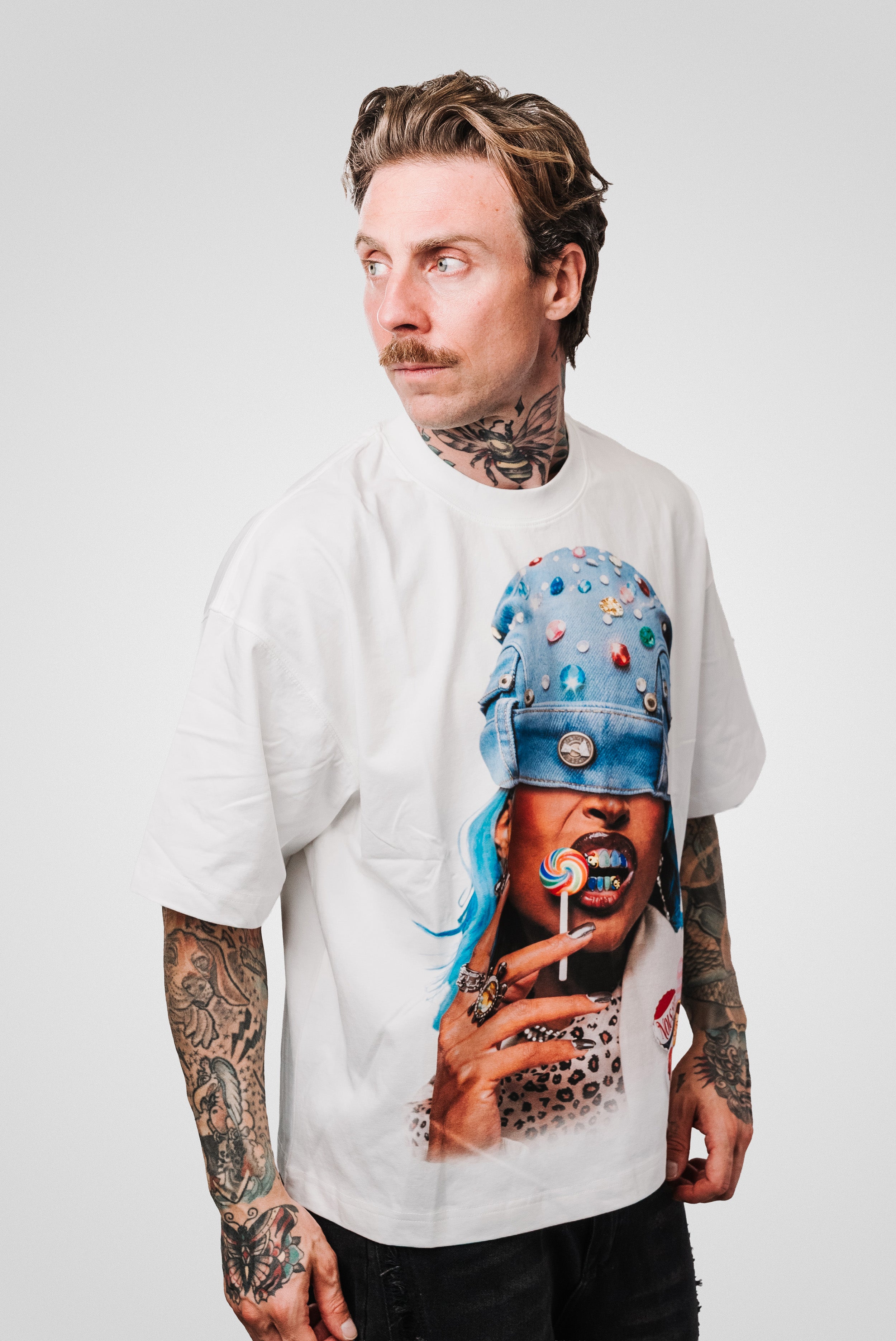 RIRI WHITE BOXY TEE - Noissey Brand