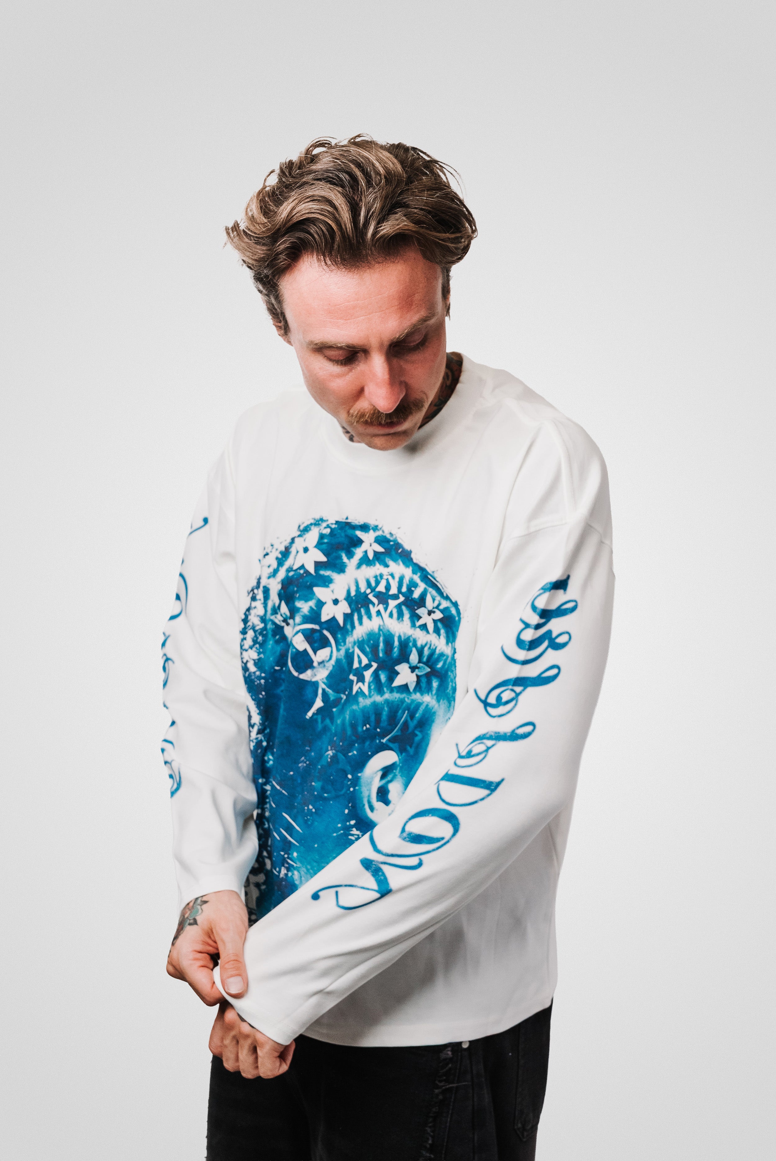 LV WHITE BOXY LONGSLEEVE - Noissey Brand