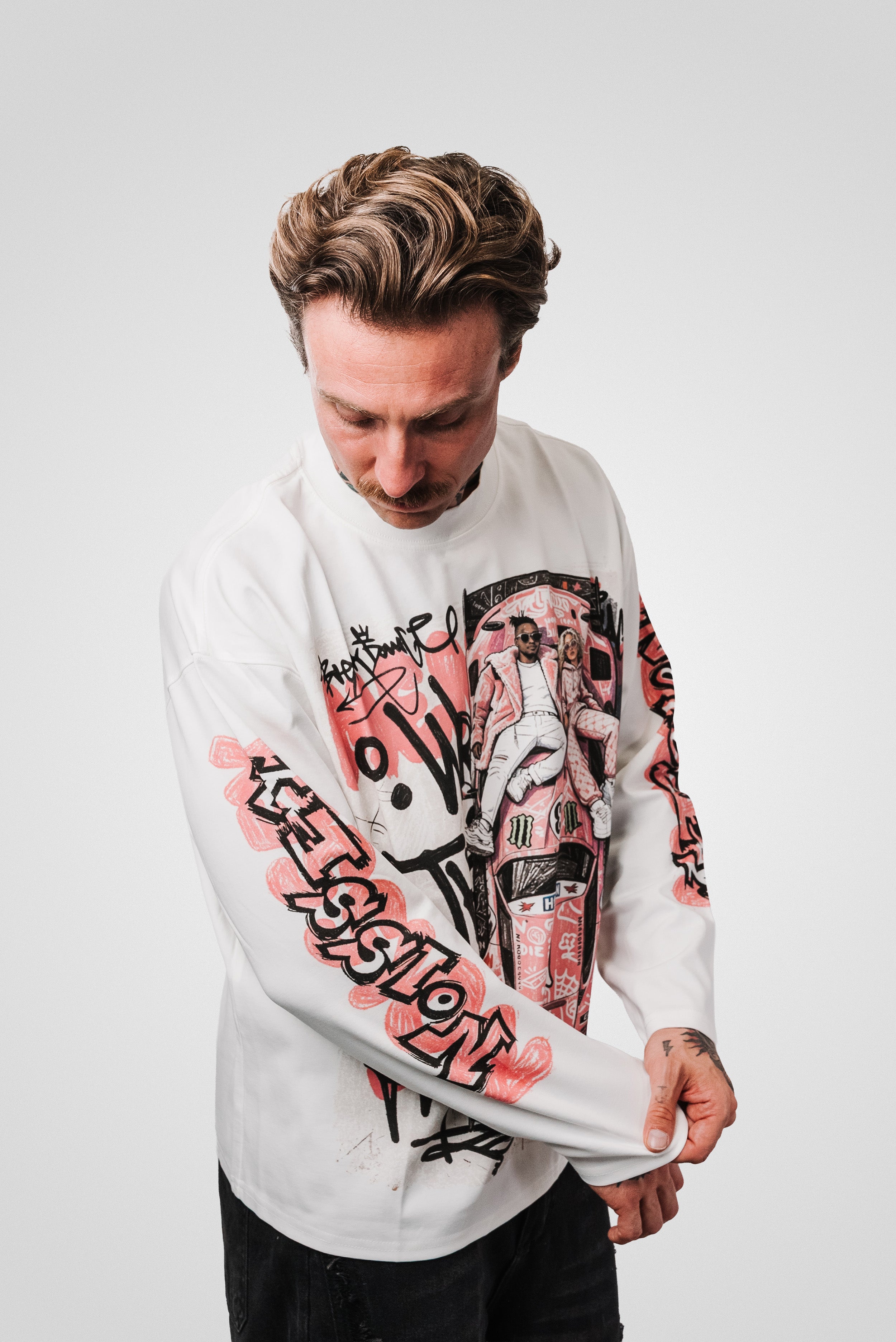 HOONIGAN PINK CAR WHITE BOXY LONGSLEEVE - Noissey Brand