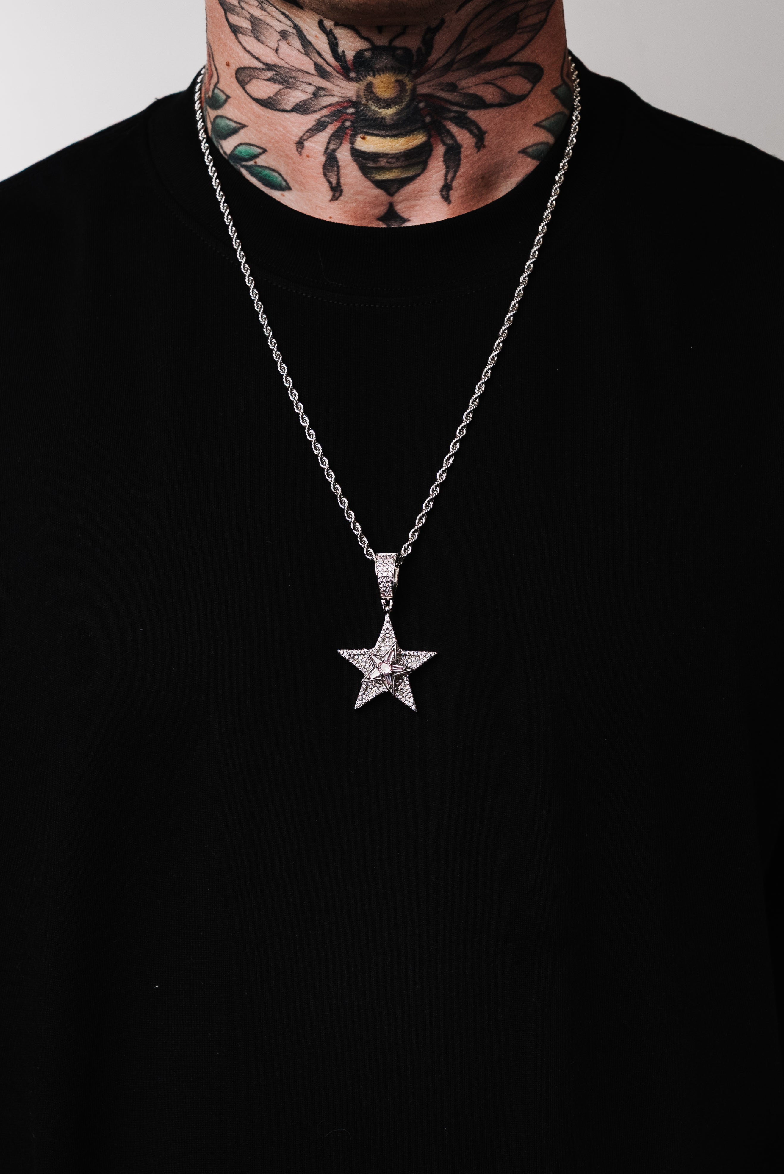 NOISSEY GLITTER NECKLACES