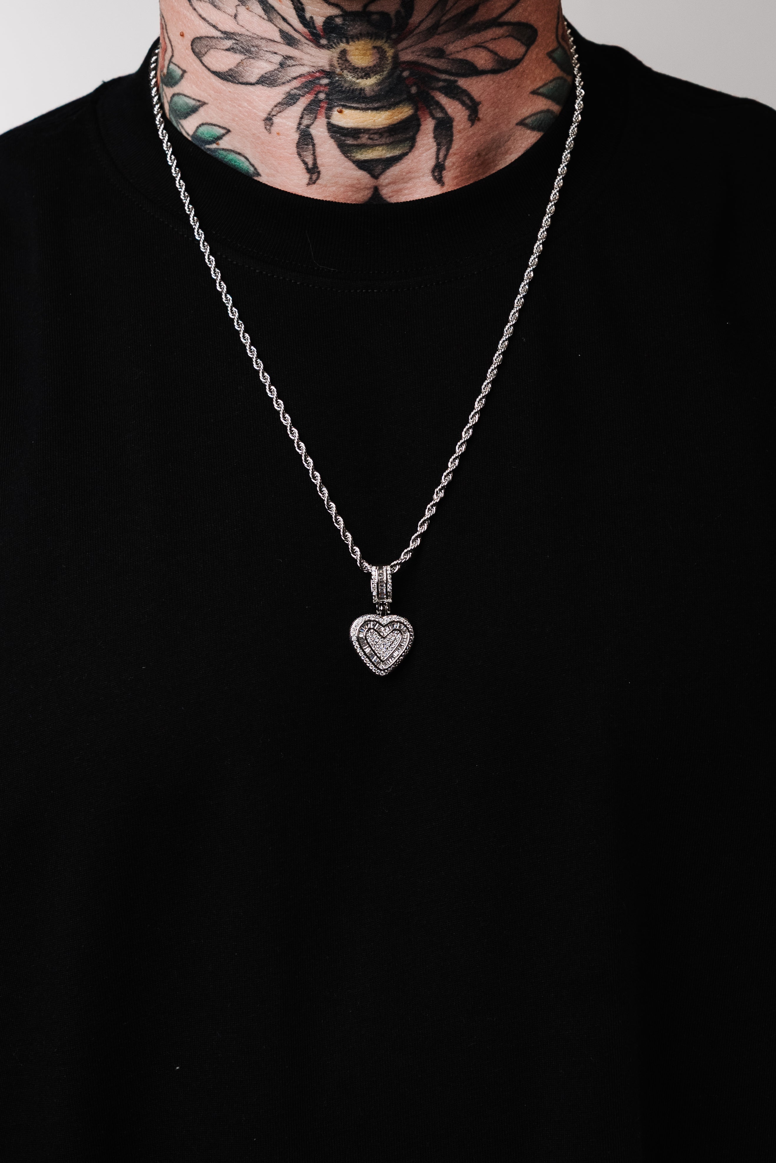 NOISSEY GLITTER NECKLACES